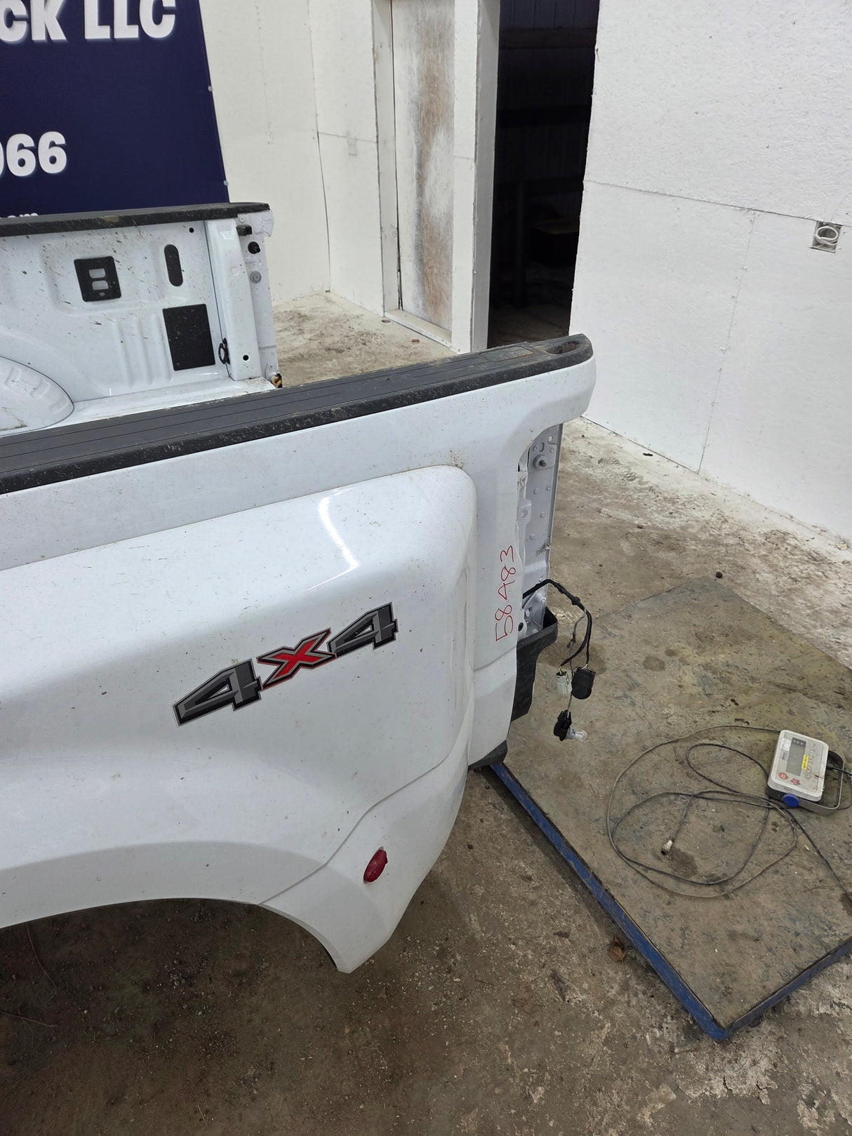 2023-2026 Ford Super Duty F350 F450 F550 8' Dually Truck Bed - Oxford White