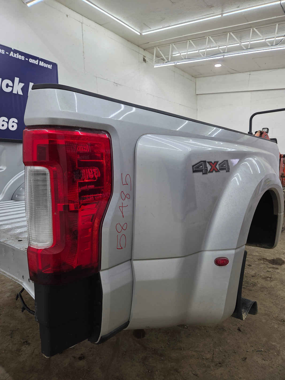 2017-2022 Ford Super Duty F350 F450 F550 8' Dually Bed *Damage