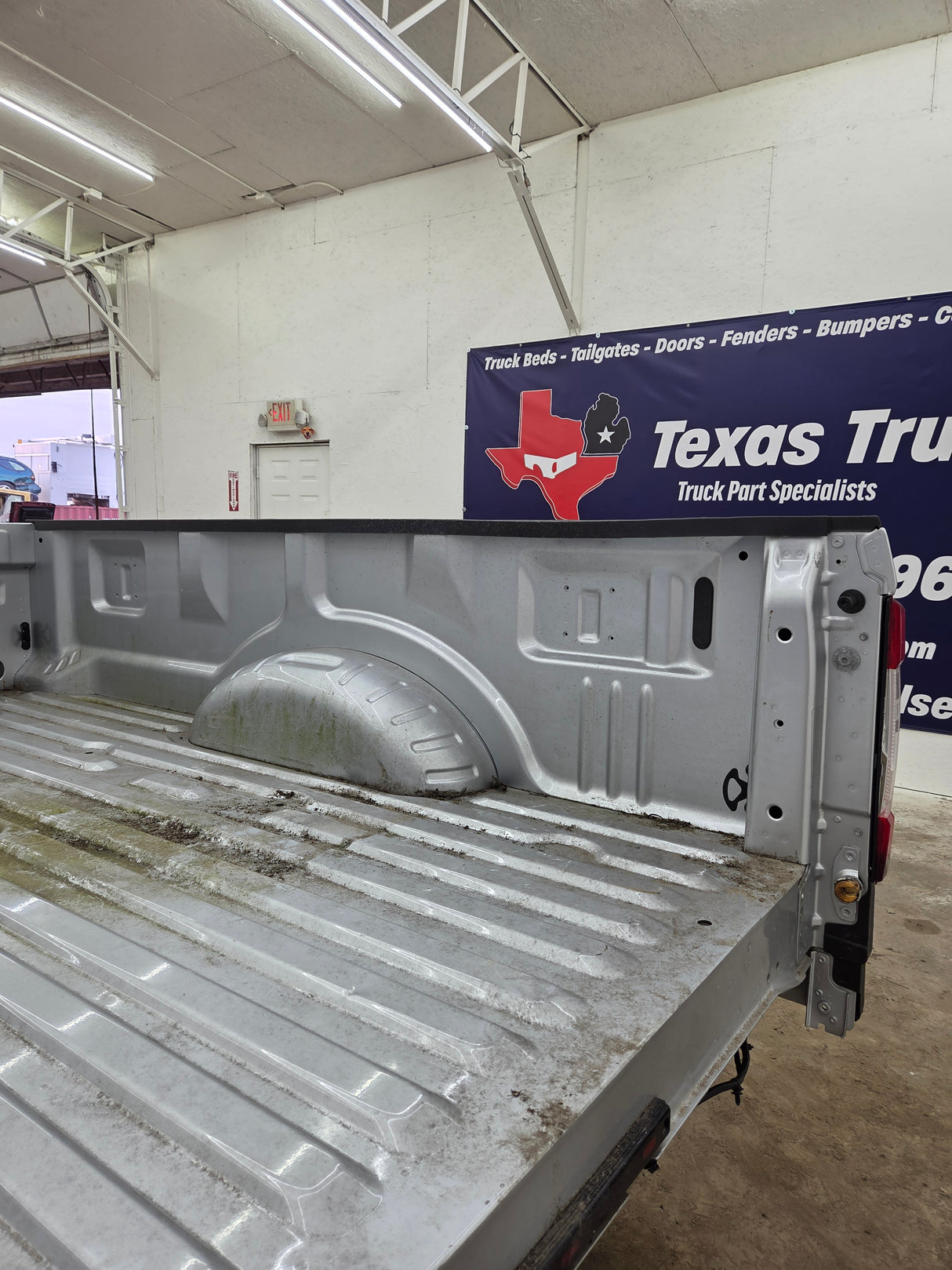 2017-2022 Ford Super Duty F350 F450 F550 8' Dually Bed *Damage