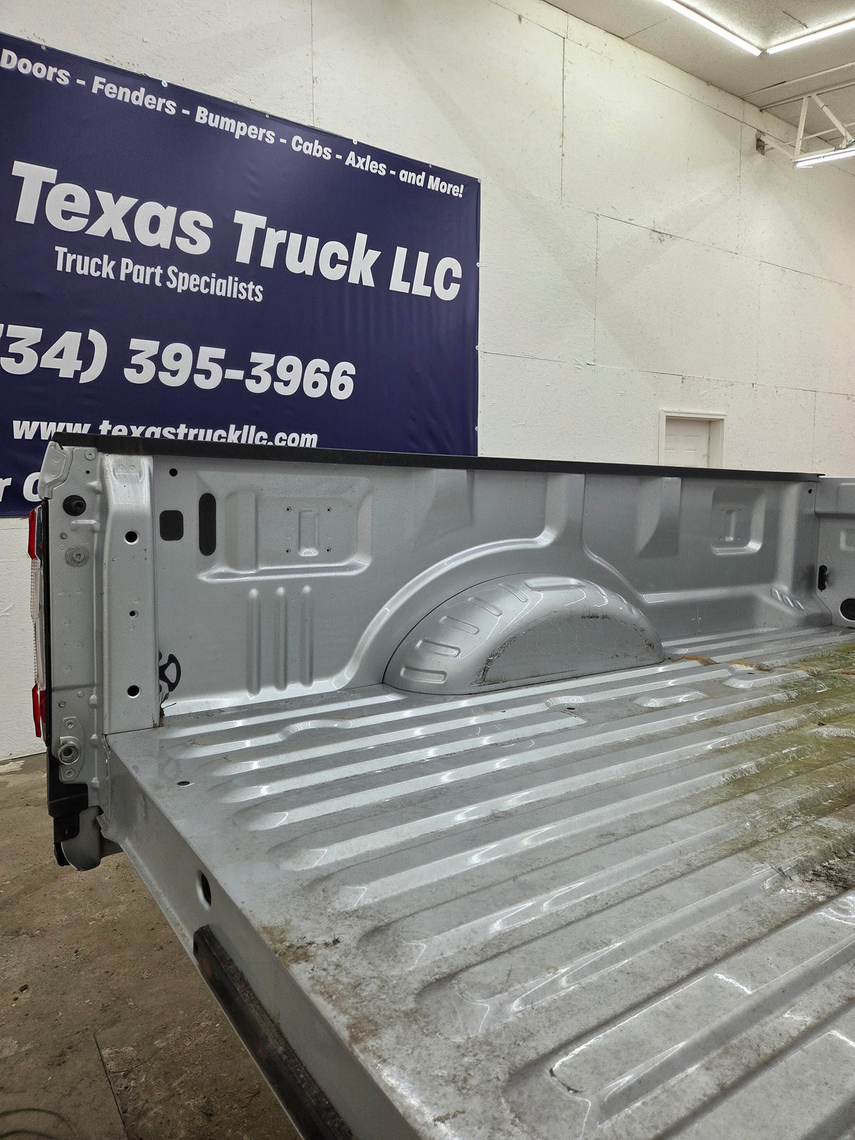2017-2022 Ford Super Duty F350 F450 F550 8' Dually Bed *Damage