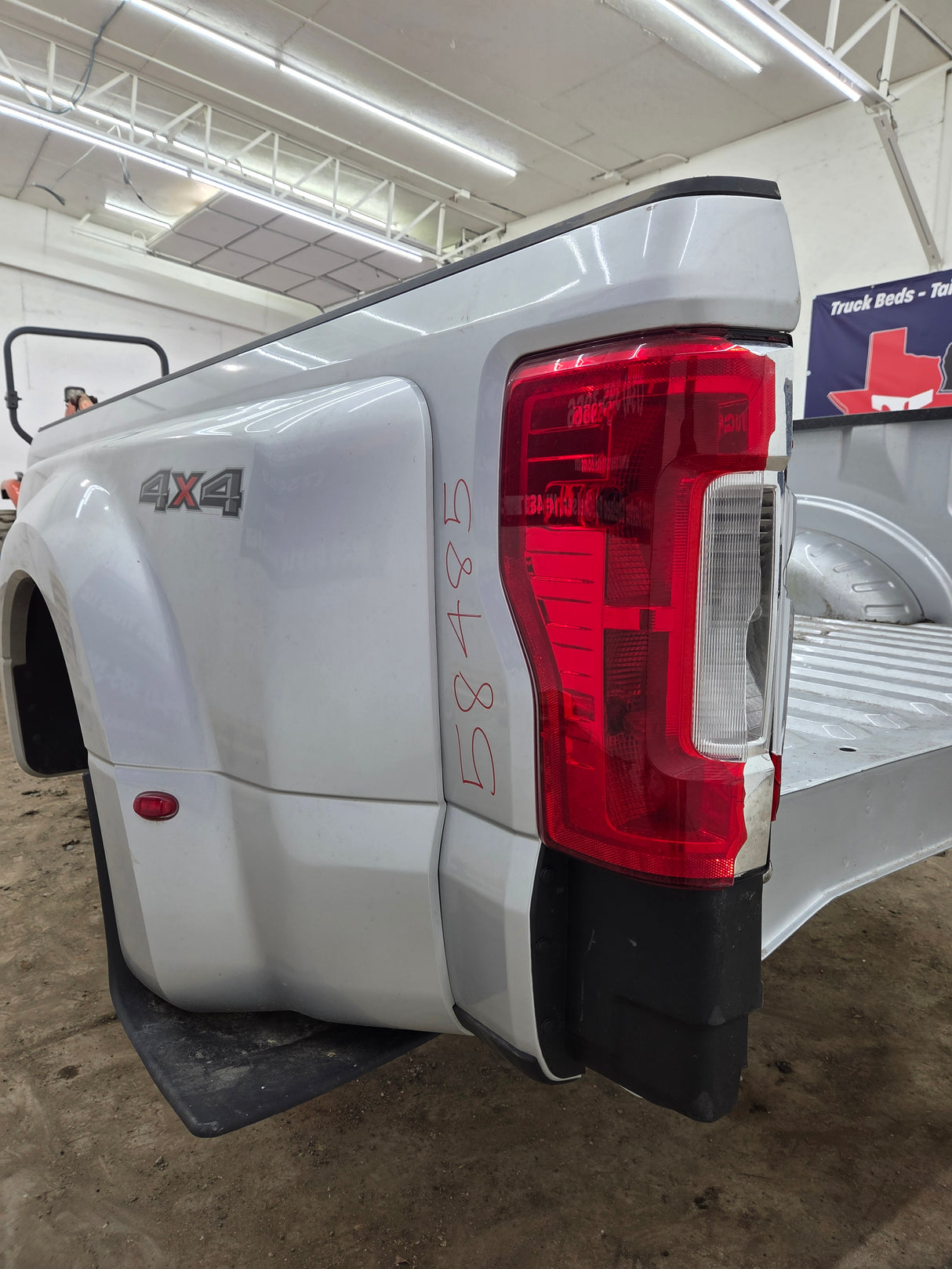 2017-2022 Ford Super Duty F350 F450 F550 8' Dually Bed *Damage