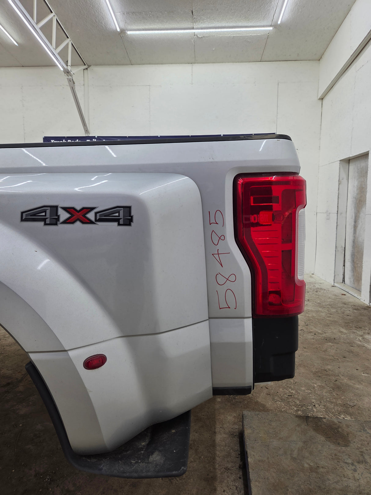 2017-2022 Ford Super Duty F350 F450 F550 8' Dually Bed *Damage