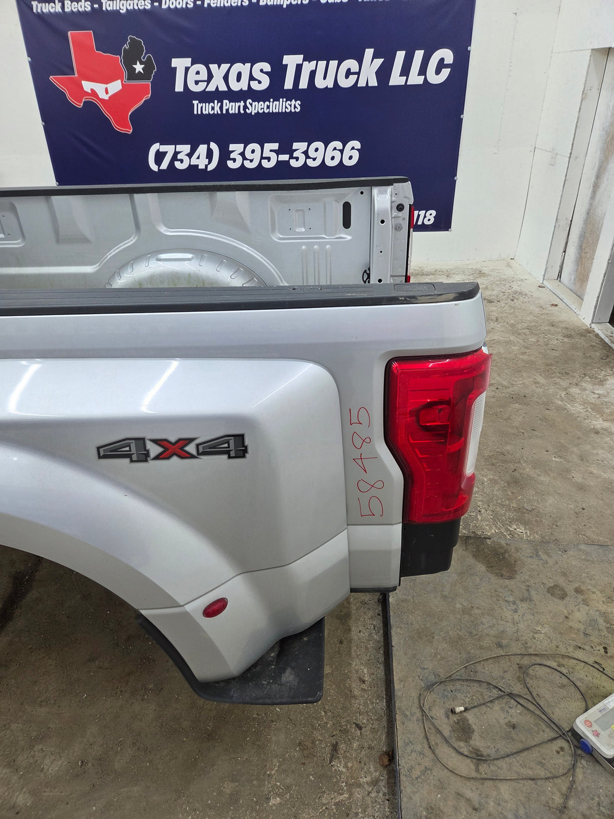 2017-2022 Ford Super Duty F350 F450 F550 8' Dually Bed *Damage