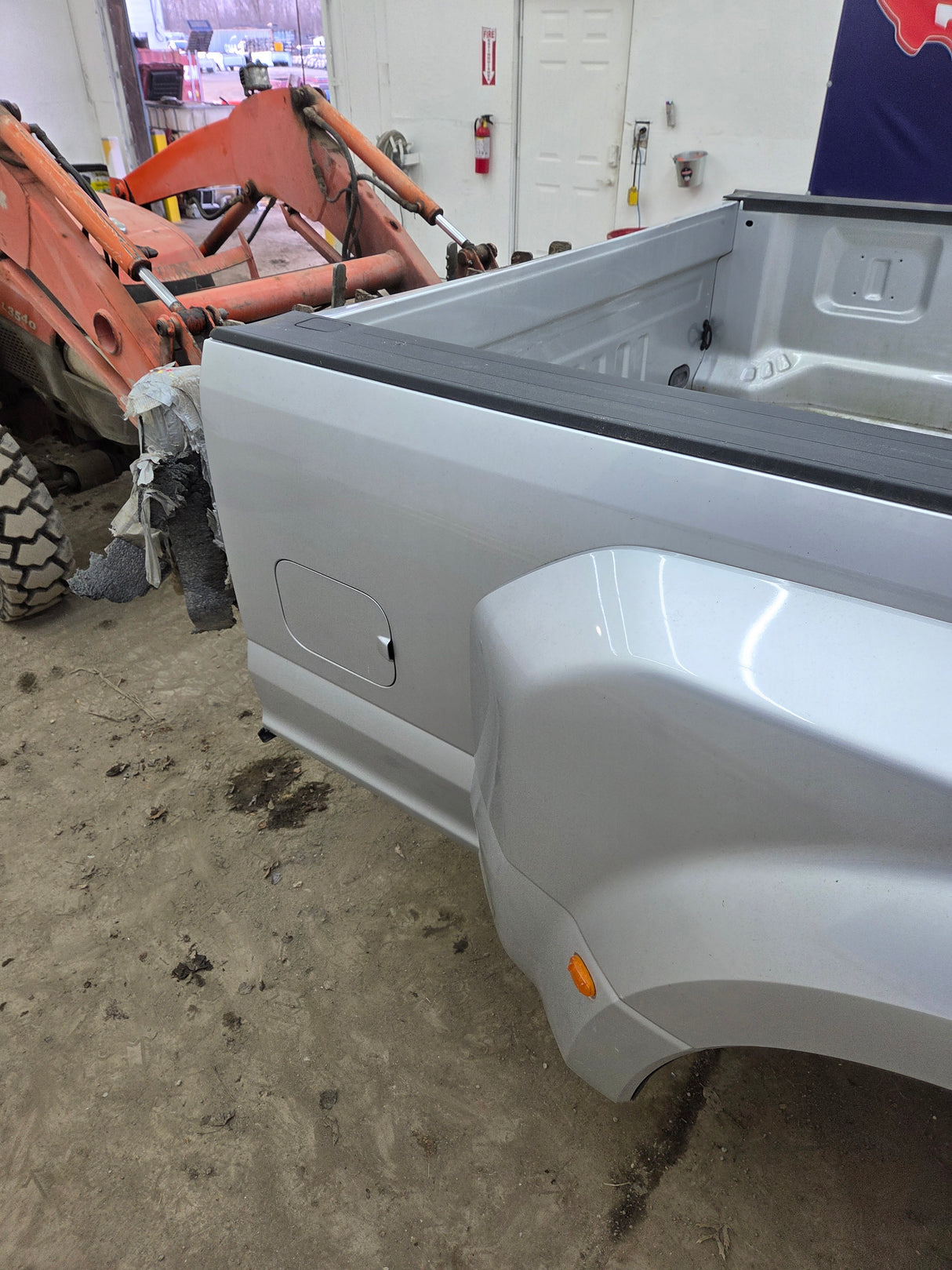 2017-2022 Ford Super Duty F350 F450 F550 8' Dually Bed *Damage