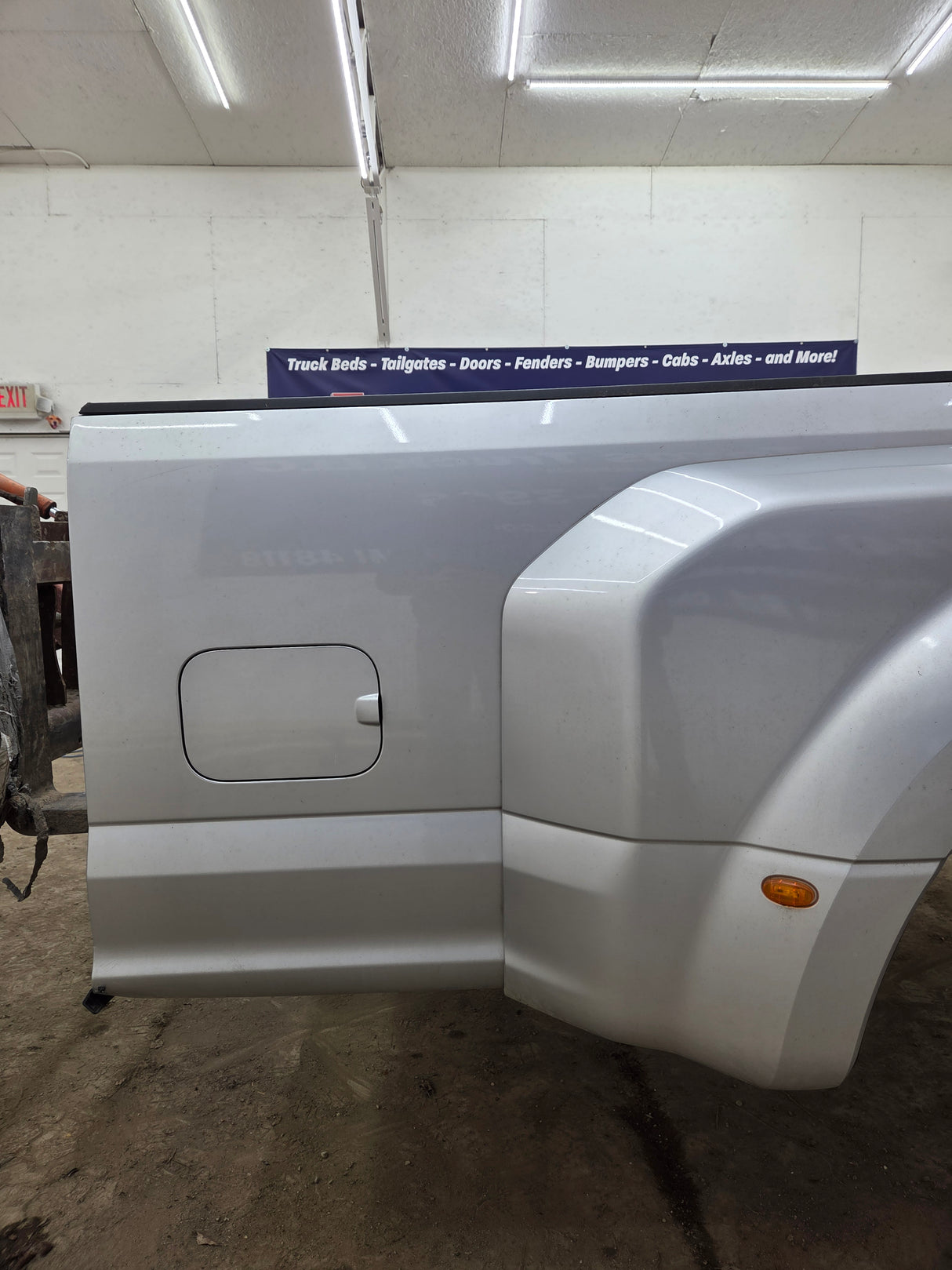 2017-2022 Ford Super Duty F350 F450 F550 8' Dually Bed *Damage