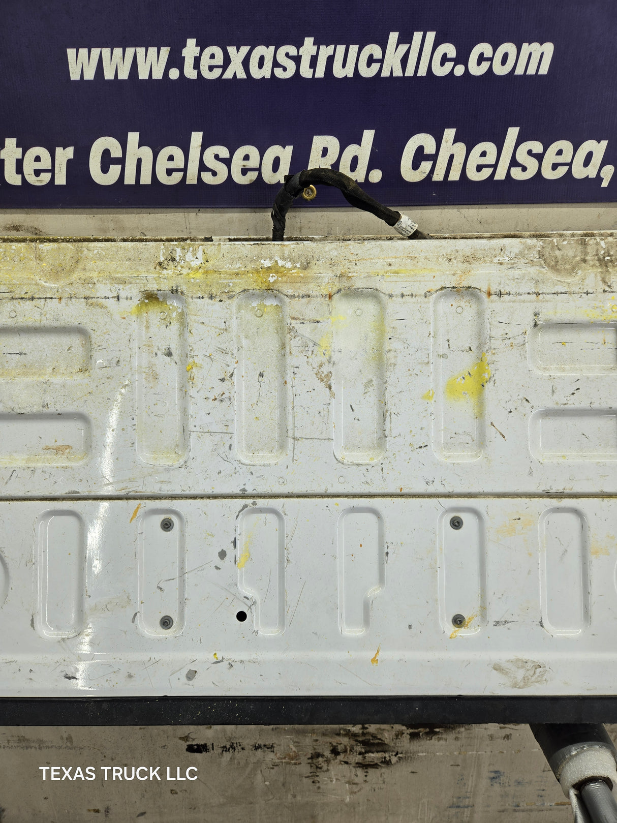 2018-2020 Ford F150 Tailgate - Oxford White