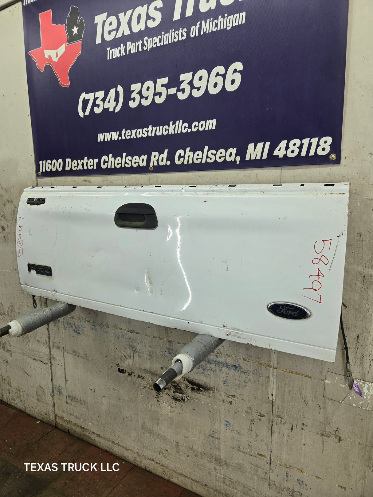 1997-2003 F150 / 1999-2007 Ford F250 F350 F450 F550 Super Duty Tailgate
