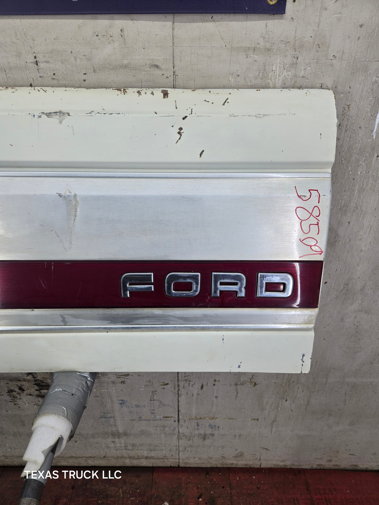 1980-1997 Bullnose / Bricknose / OBS Ford F100 F150 F250 F350 Tailgate