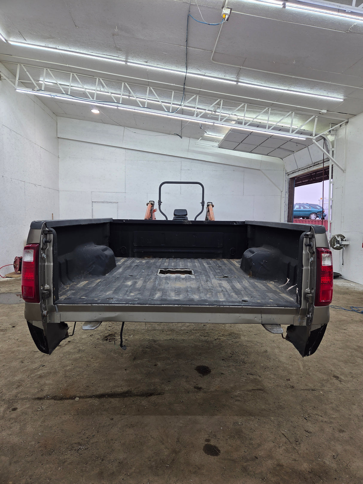 1999-2010 Ford Super Duty F250 F350 6' 9" Short Truck Bed