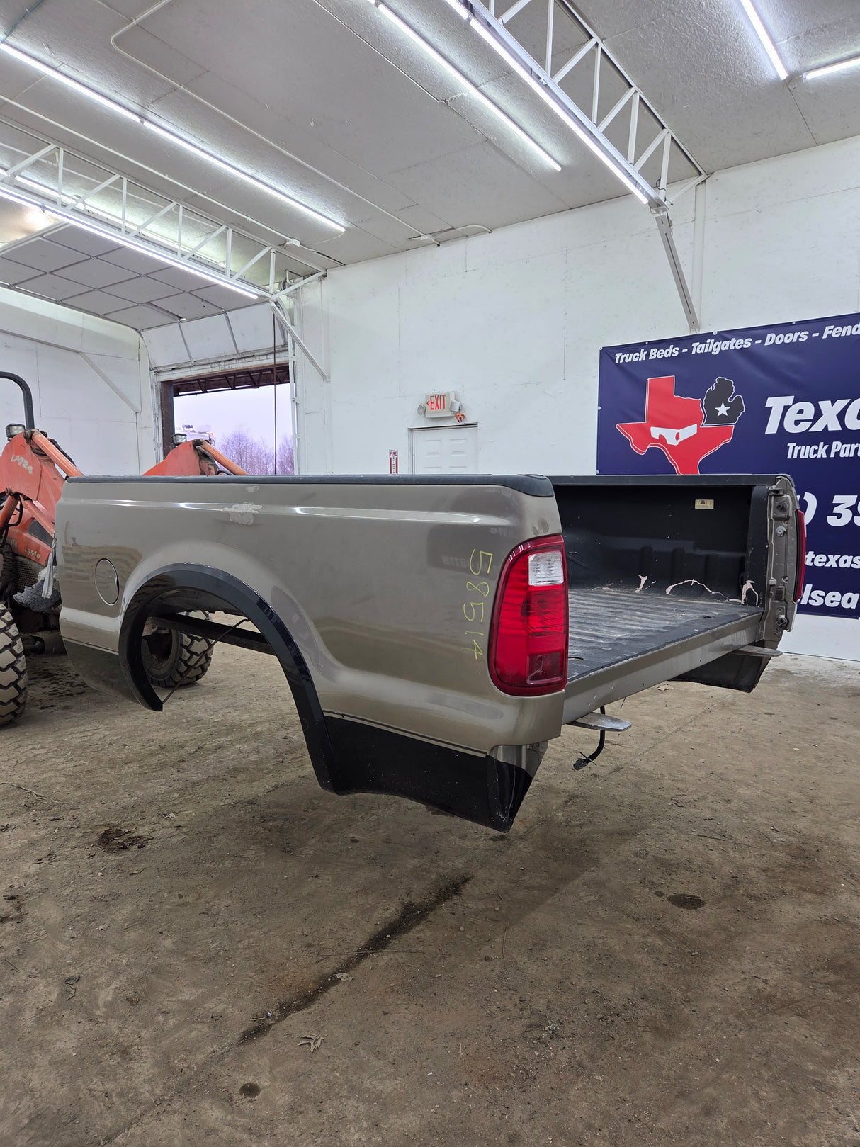 1999-2010 Ford Super Duty F250 F350 6' 9" Short Truck Bed