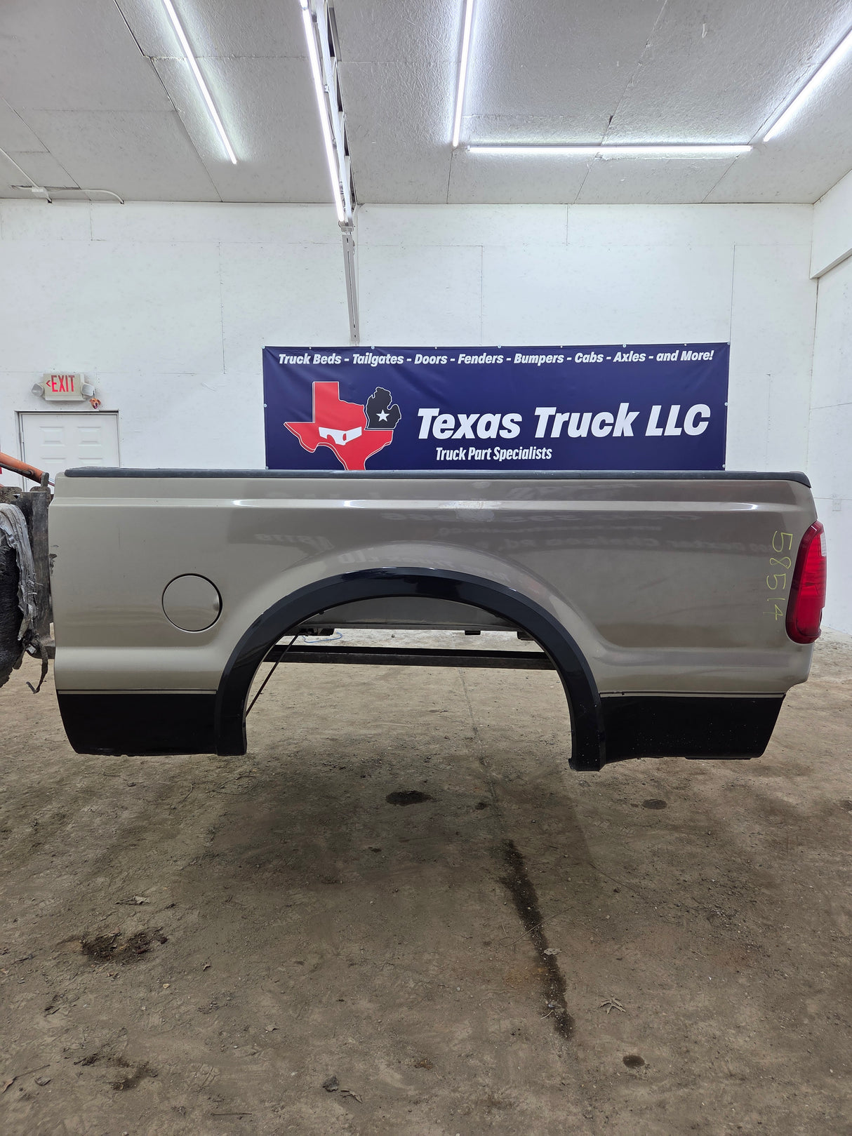 1999-2010 Ford Super Duty F250 F350 6' 9" Short Truck Bed