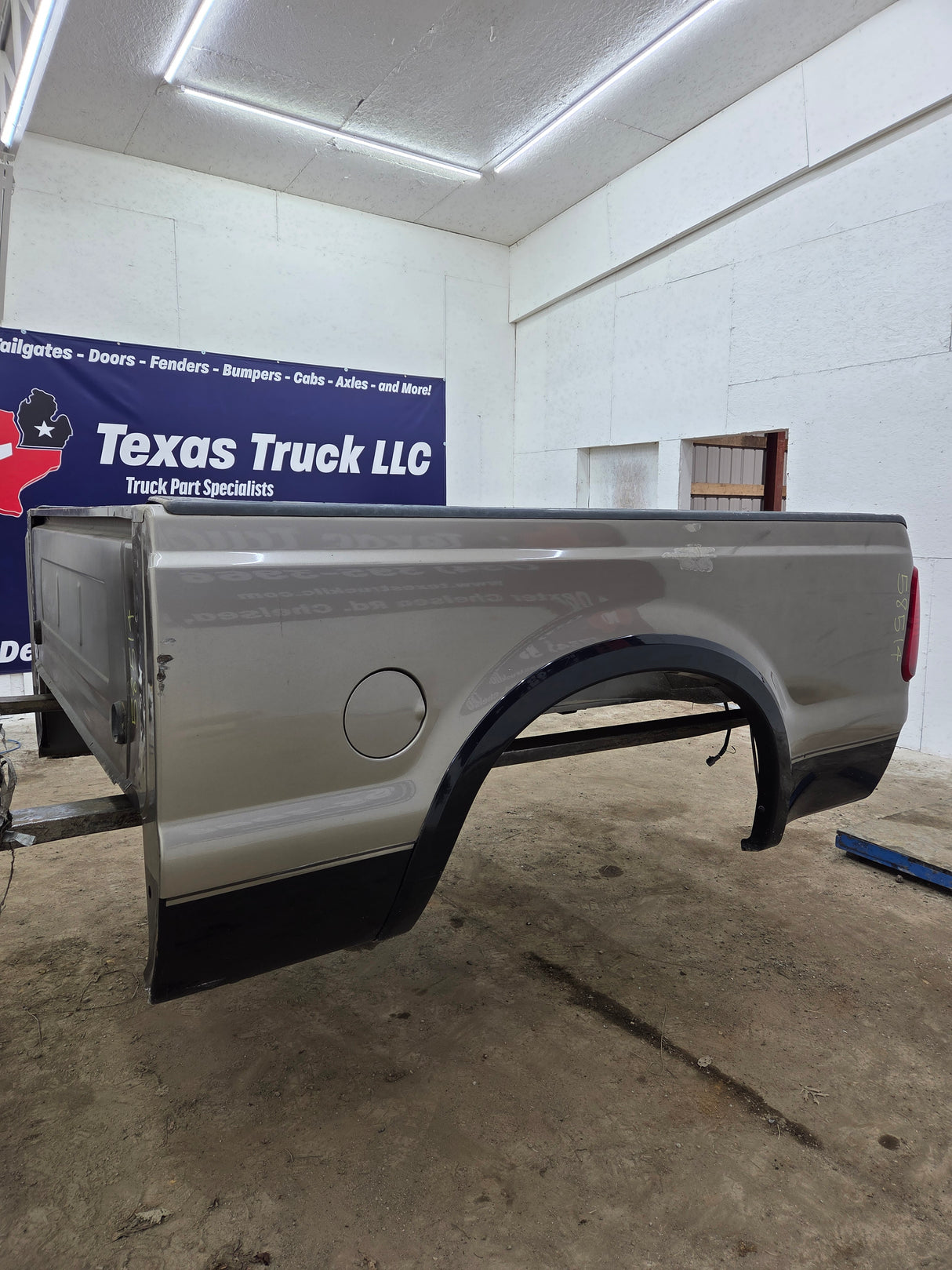 1999-2010 Ford Super Duty F250 F350 6' 9" Short Truck Bed