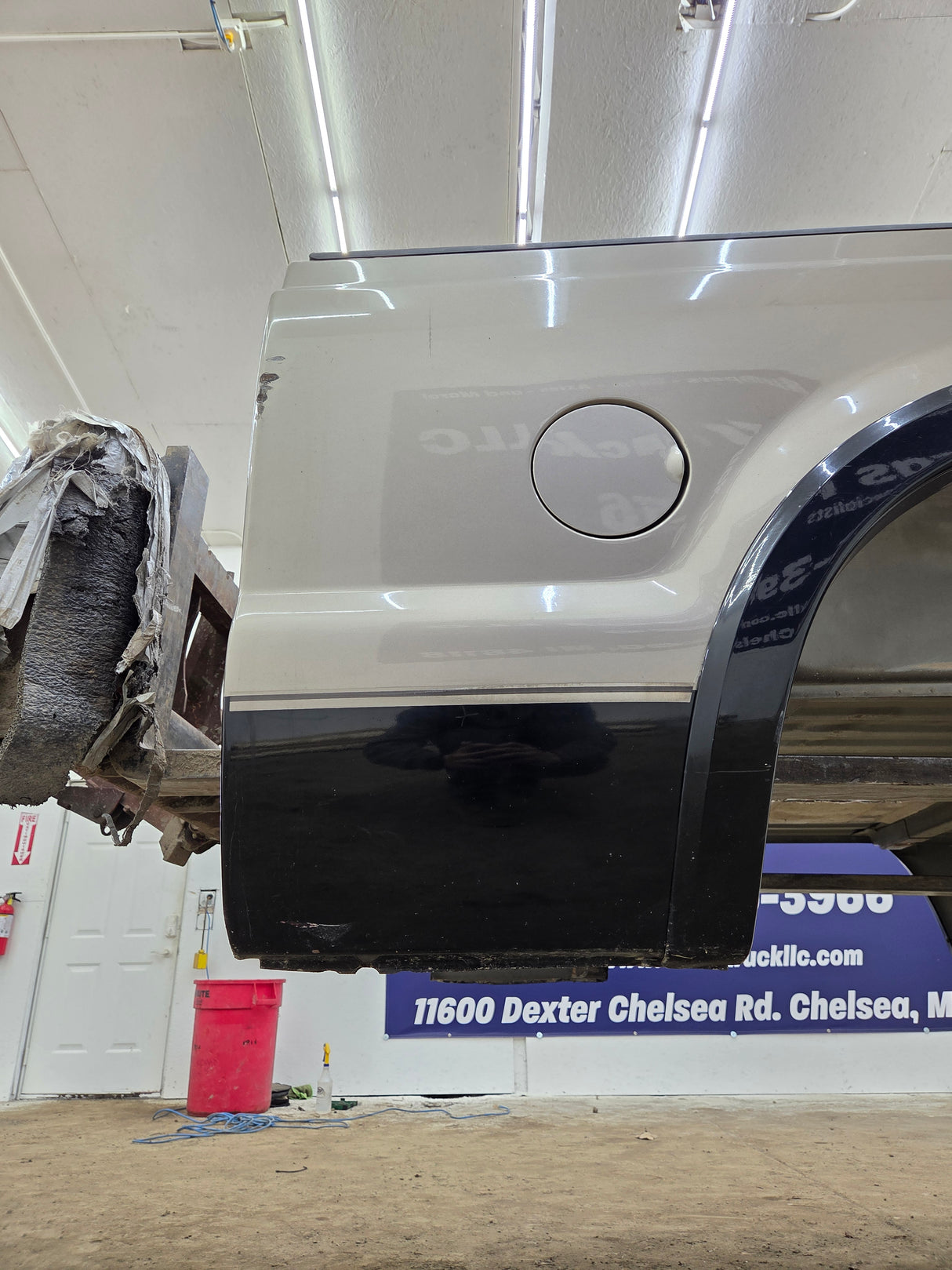 1999-2010 Ford Super Duty F250 F350 6' 9" Short Truck Bed