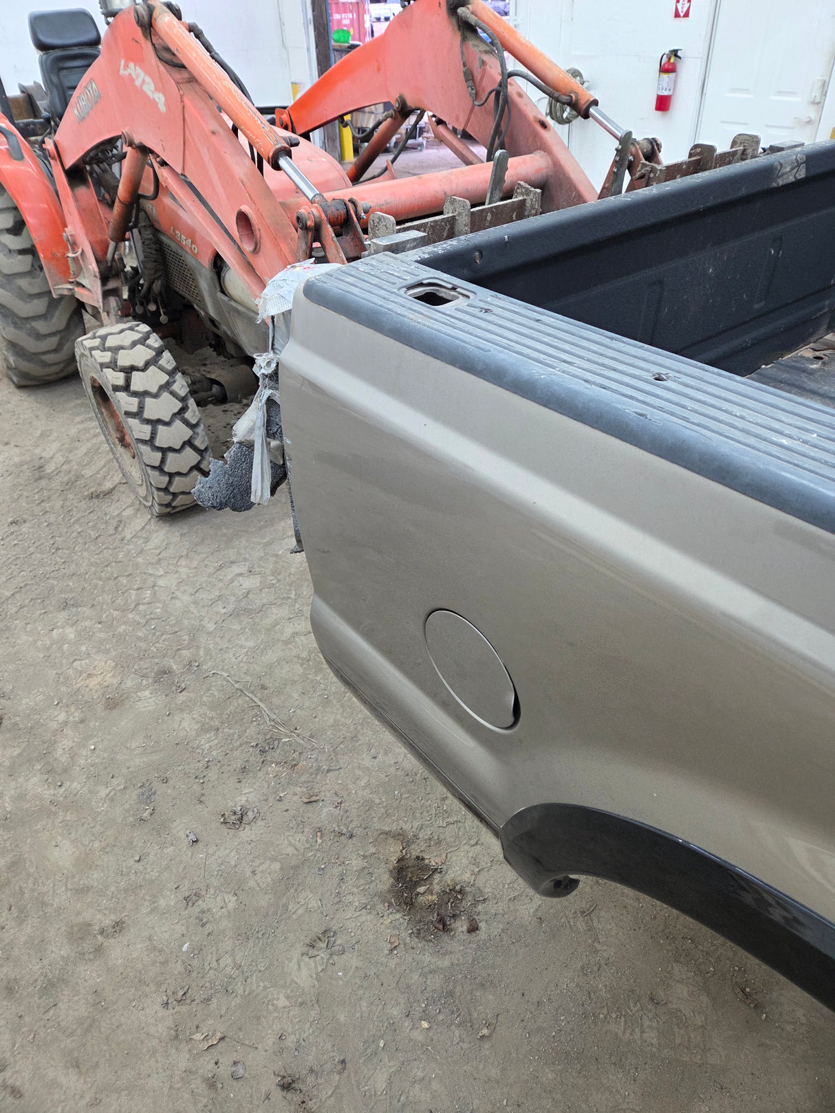 1999-2010 Ford Super Duty F250 F350 6' 9" Short Truck Bed