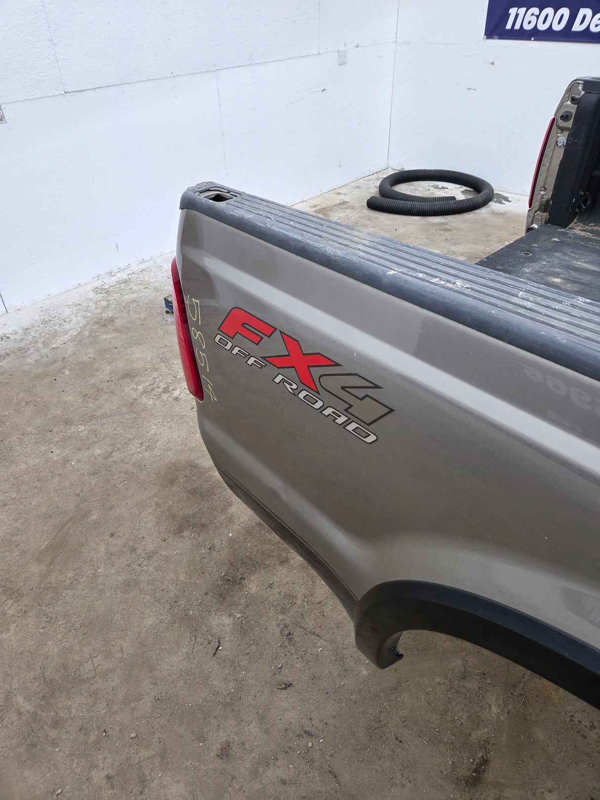 1999-2010 Ford Super Duty F250 F350 6' 9" Short Truck Bed
