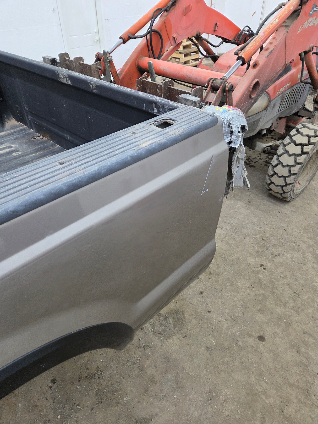 1999-2010 Ford Super Duty F250 F350 6' 9" Short Truck Bed