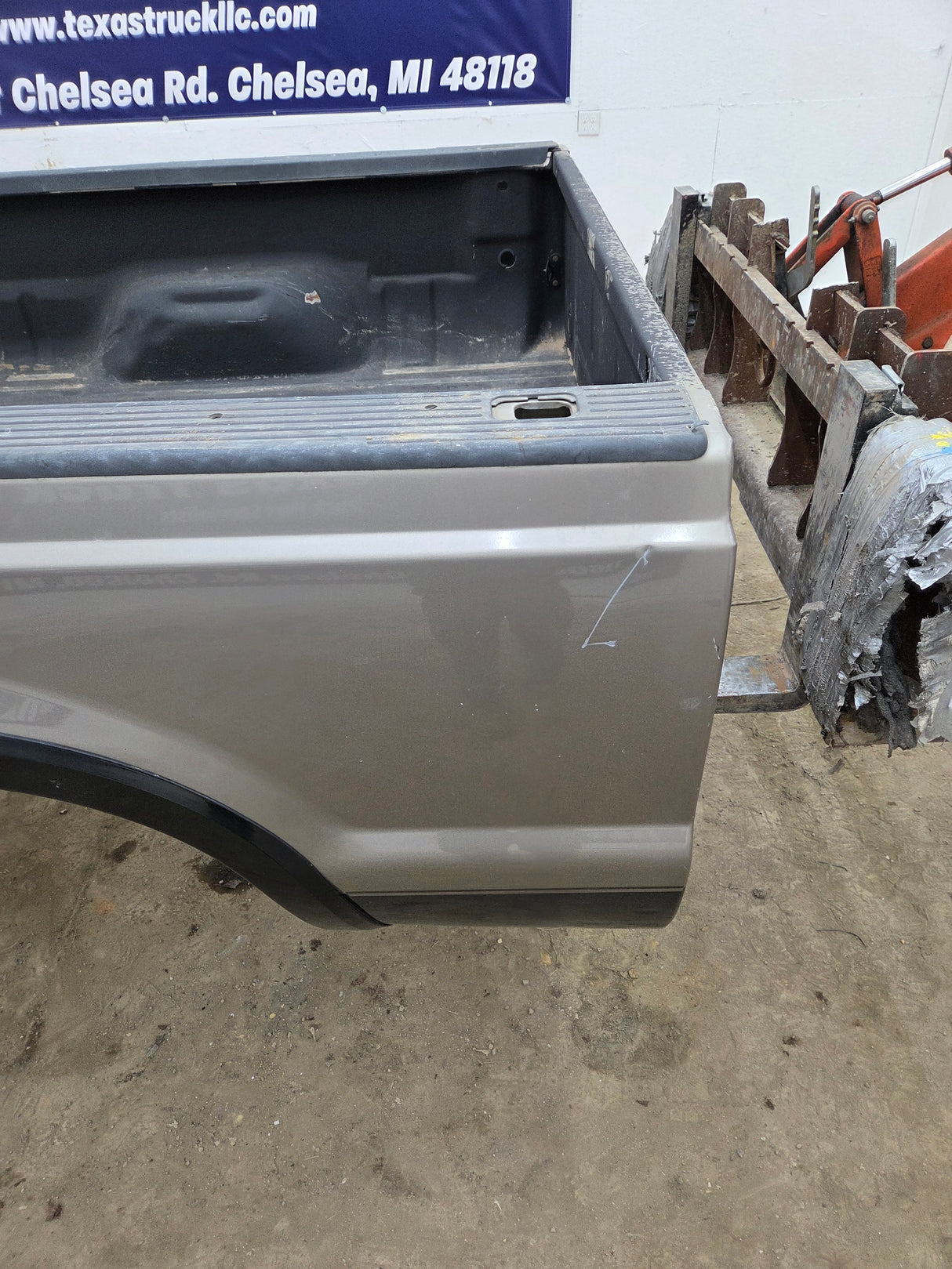 1999-2010 Ford Super Duty F250 F350 6' 9" Short Truck Bed