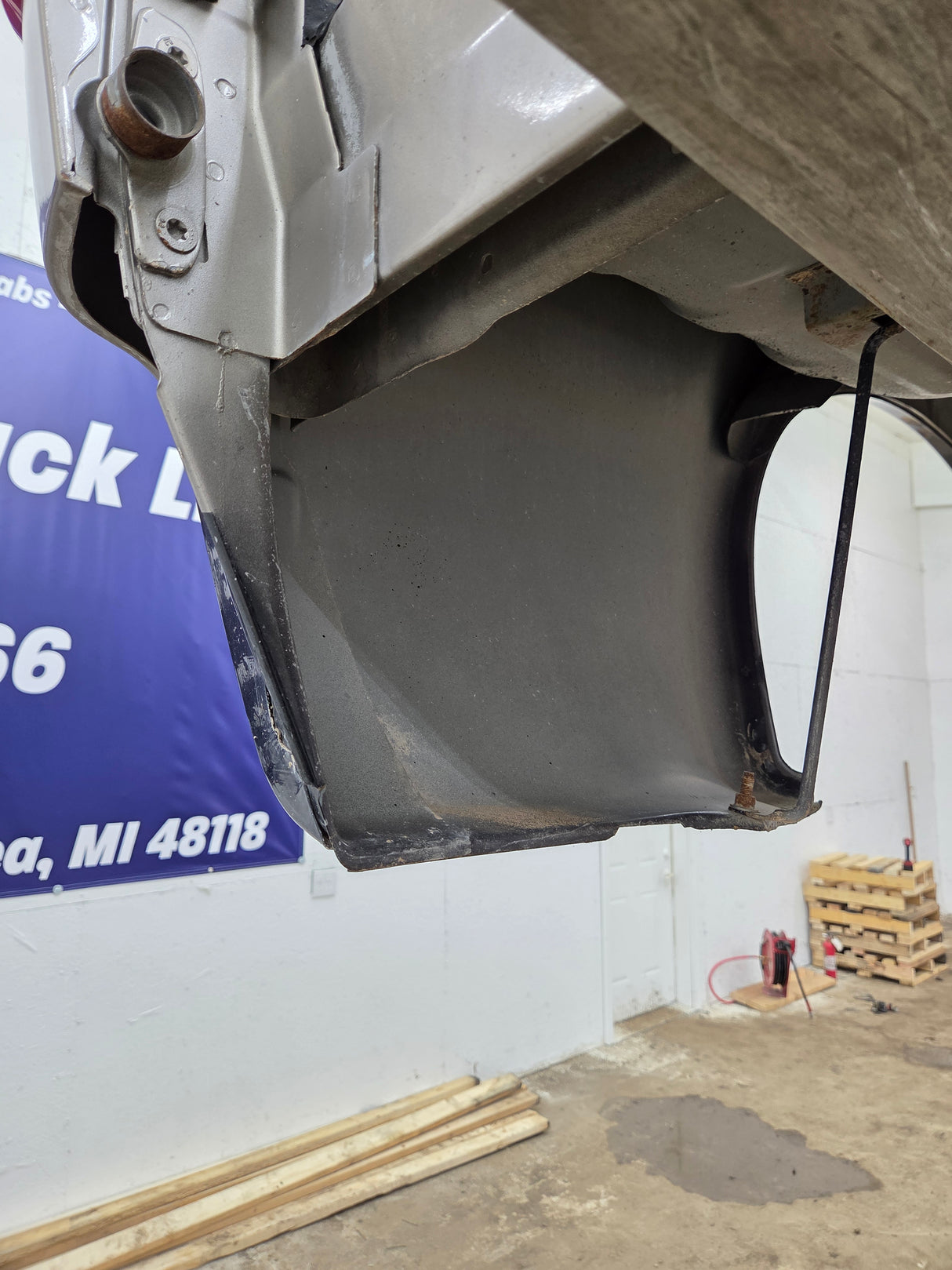 1999-2010 Ford Super Duty F250 F350 6' 9" Short Truck Bed