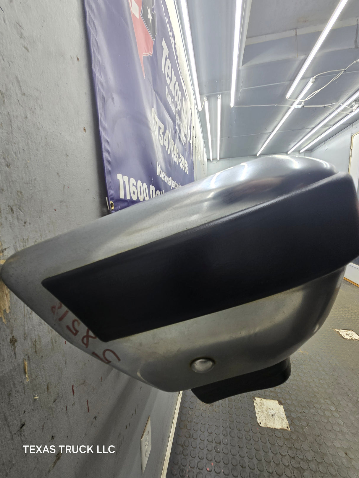 1987-1991 Ford F-150 F-250 F-350 F-450 F-550 Front Bumper Chrome
