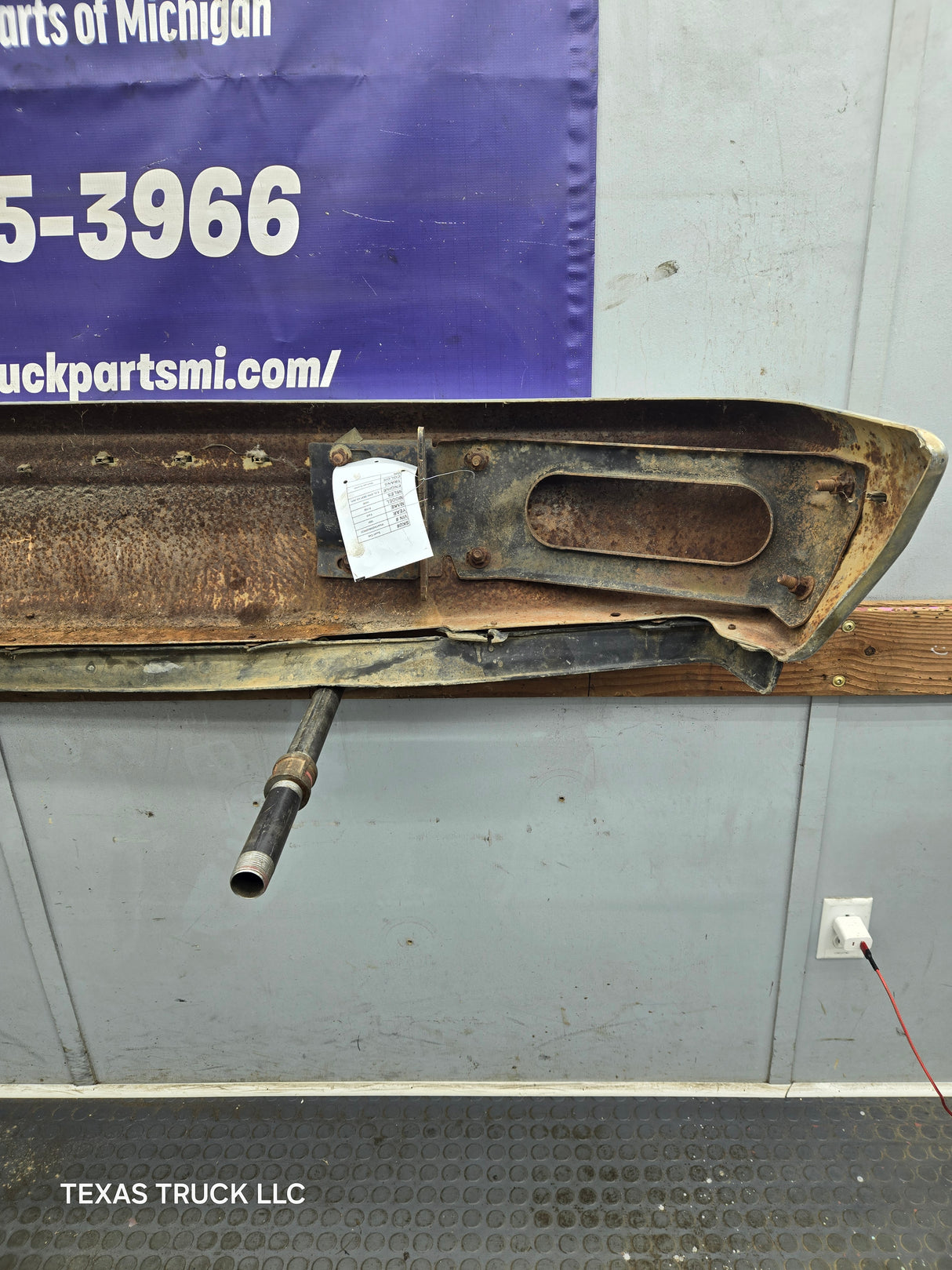 1987-1991 Ford F-150 F-250 F-350 F-450 F-550 Front Bumper Chrome