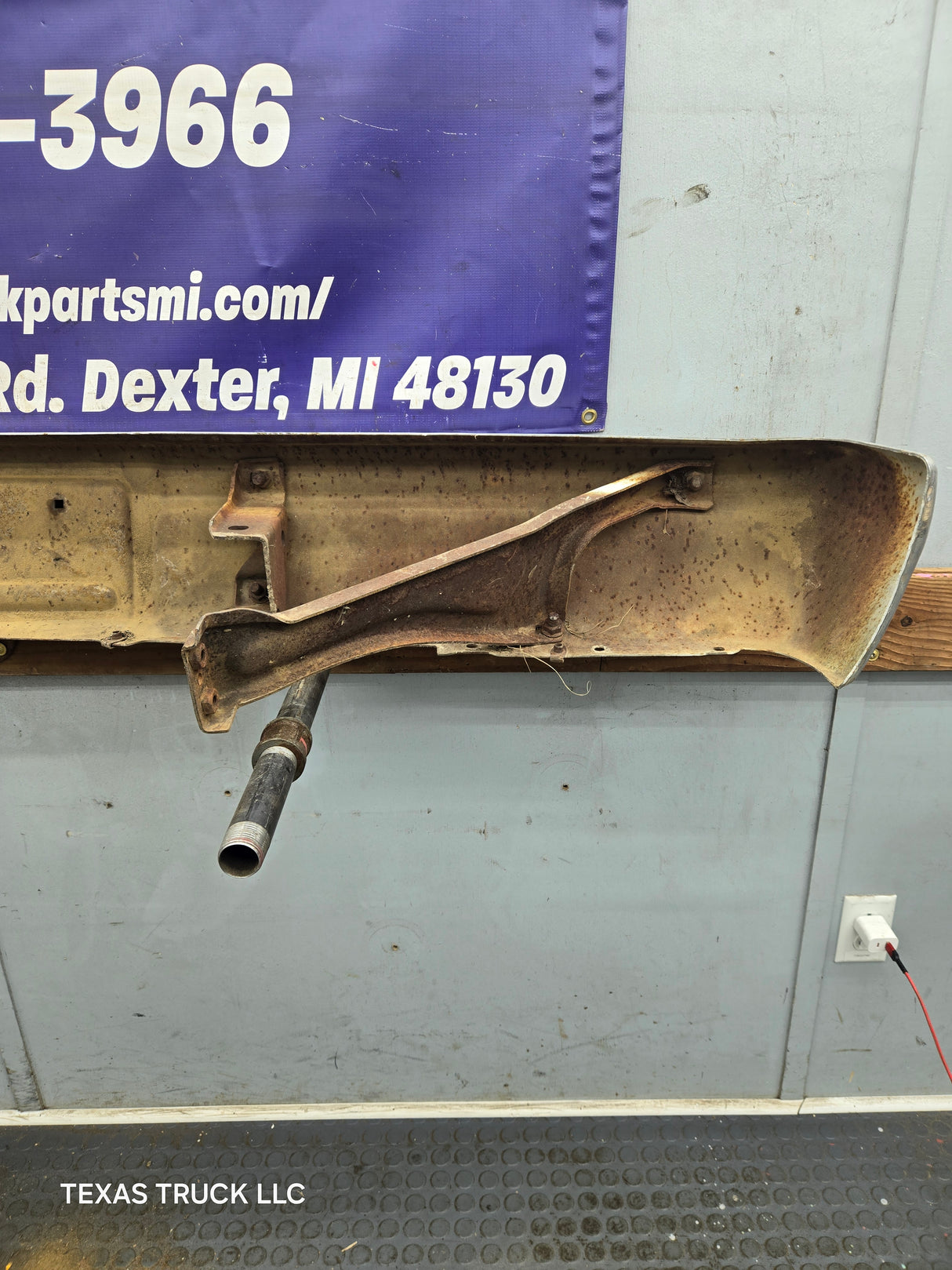 1983-1991 Chevrolet Silverado / GMC Sierra Square Body Front Bumper W/O Impact Strip