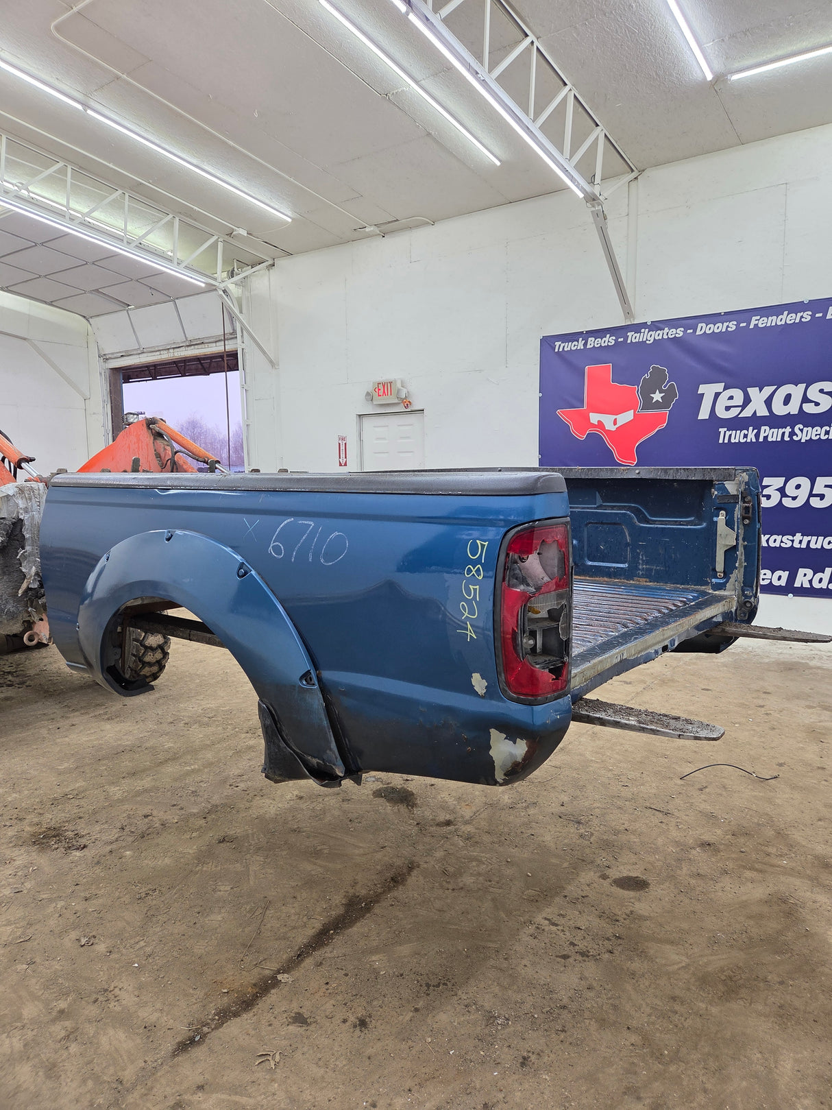 2001-2004 Nissan Frontier Long Bed Truck Bed 6' 2"