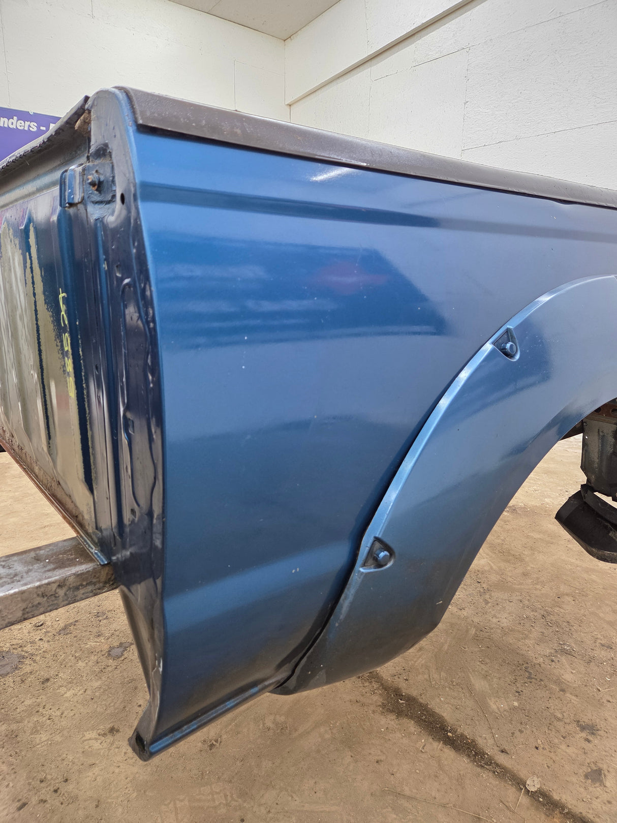 2001-2004 Nissan Frontier Long Bed Truck Bed 6' 2"