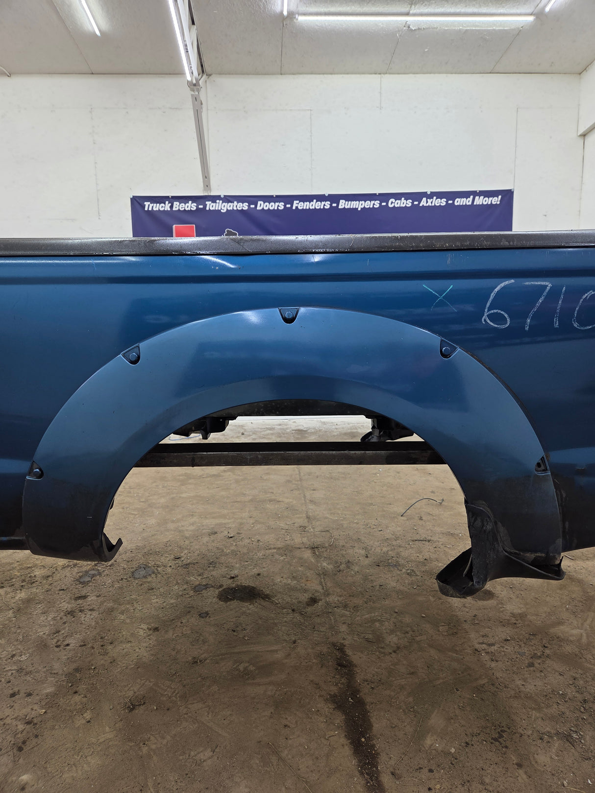 2001-2004 Nissan Frontier Long Bed Truck Bed 6' 2"