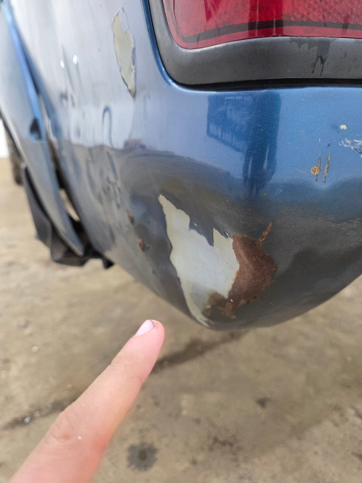 2001-2004 Nissan Frontier Long Bed Truck Bed 6' 2"