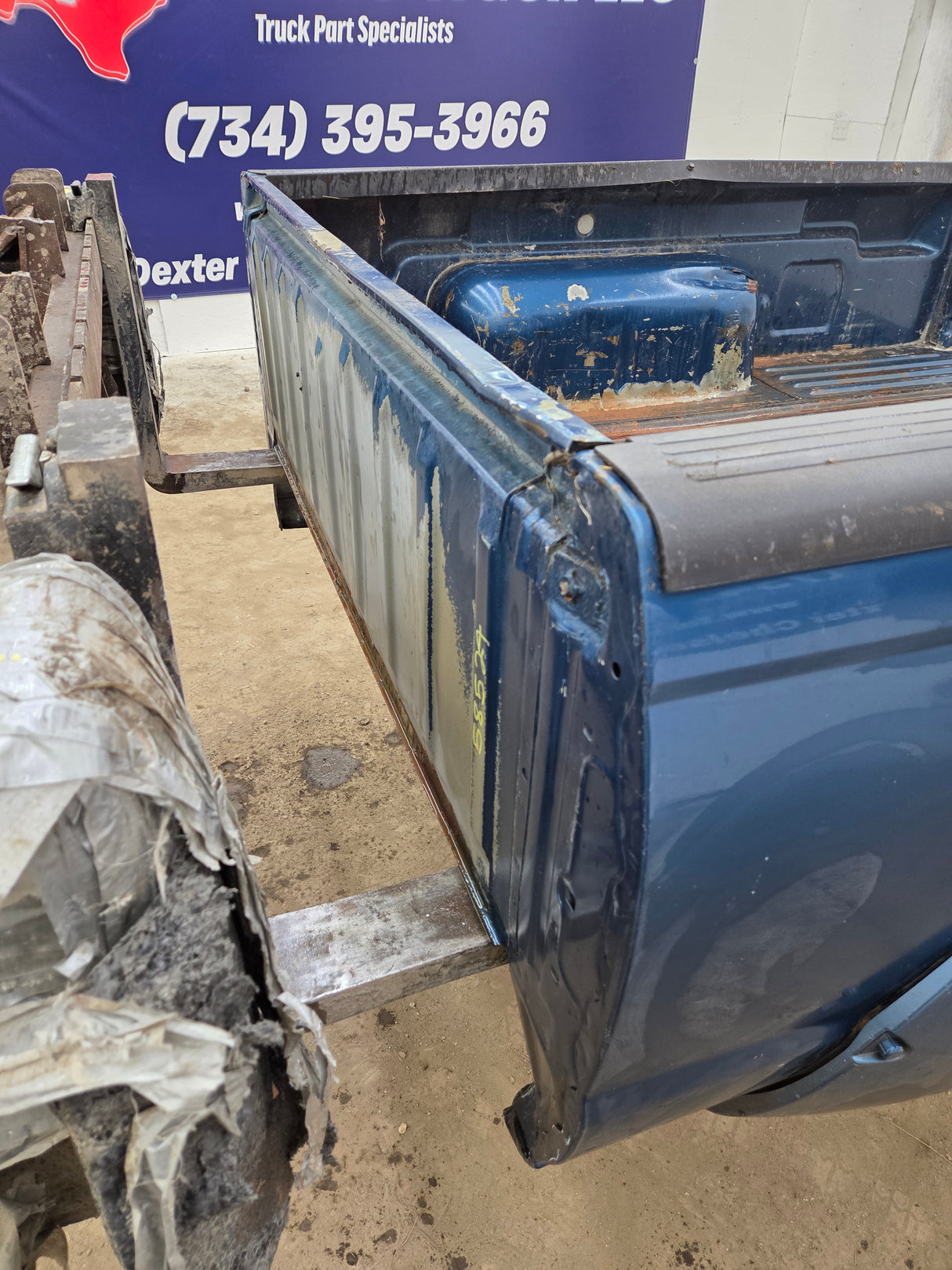 2001-2004 Nissan Frontier Long Bed Truck Bed 6' 2"