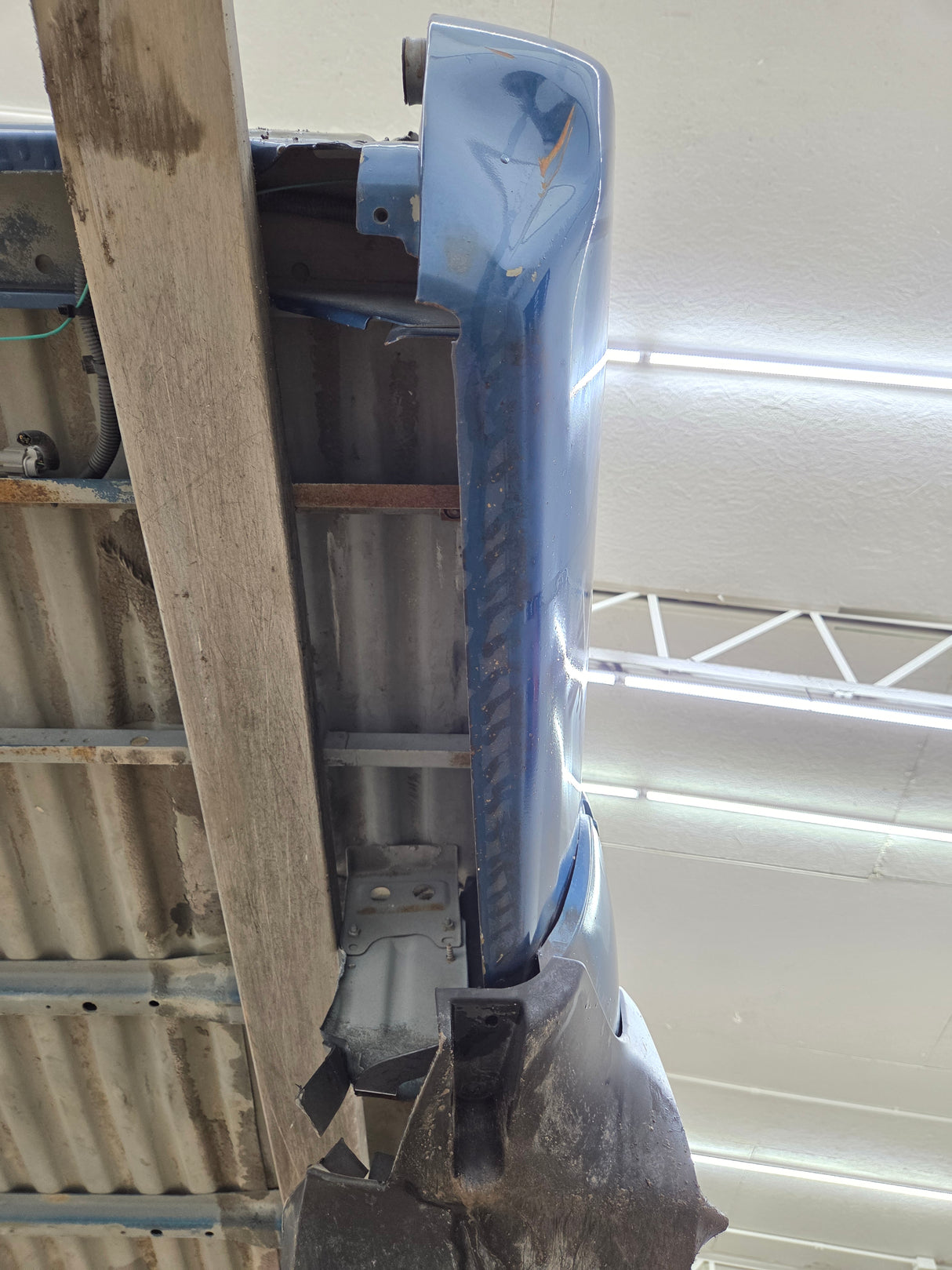 2001-2004 Nissan Frontier Long Bed Truck Bed 6' 2"