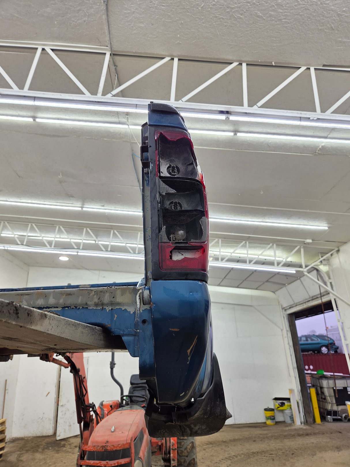 2001-2004 Nissan Frontier Long Bed Truck Bed 6' 2"