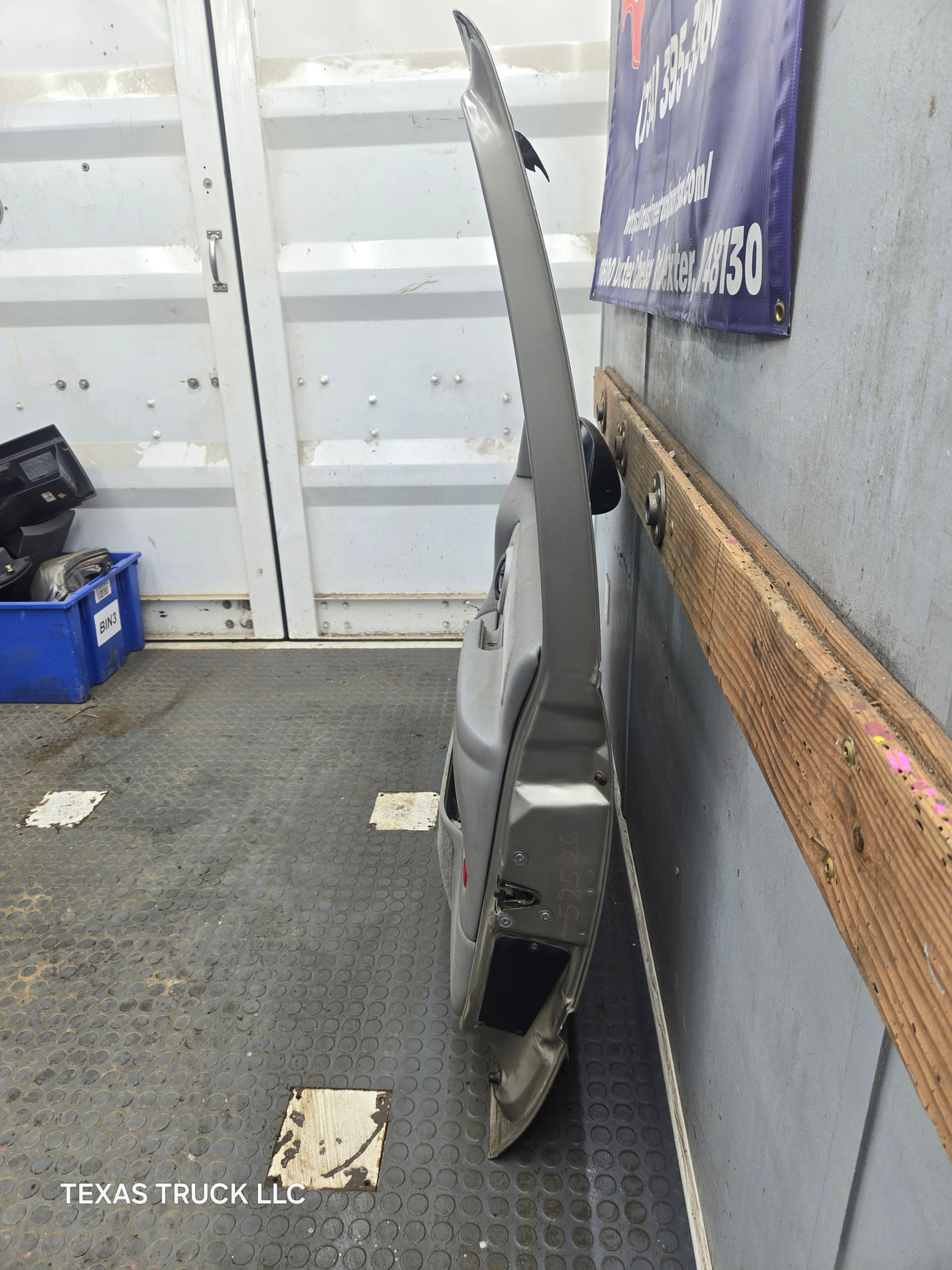 1988-2000 Chevrolet Silverado Suburban GMC Sierra Front Passenger Side Door RH