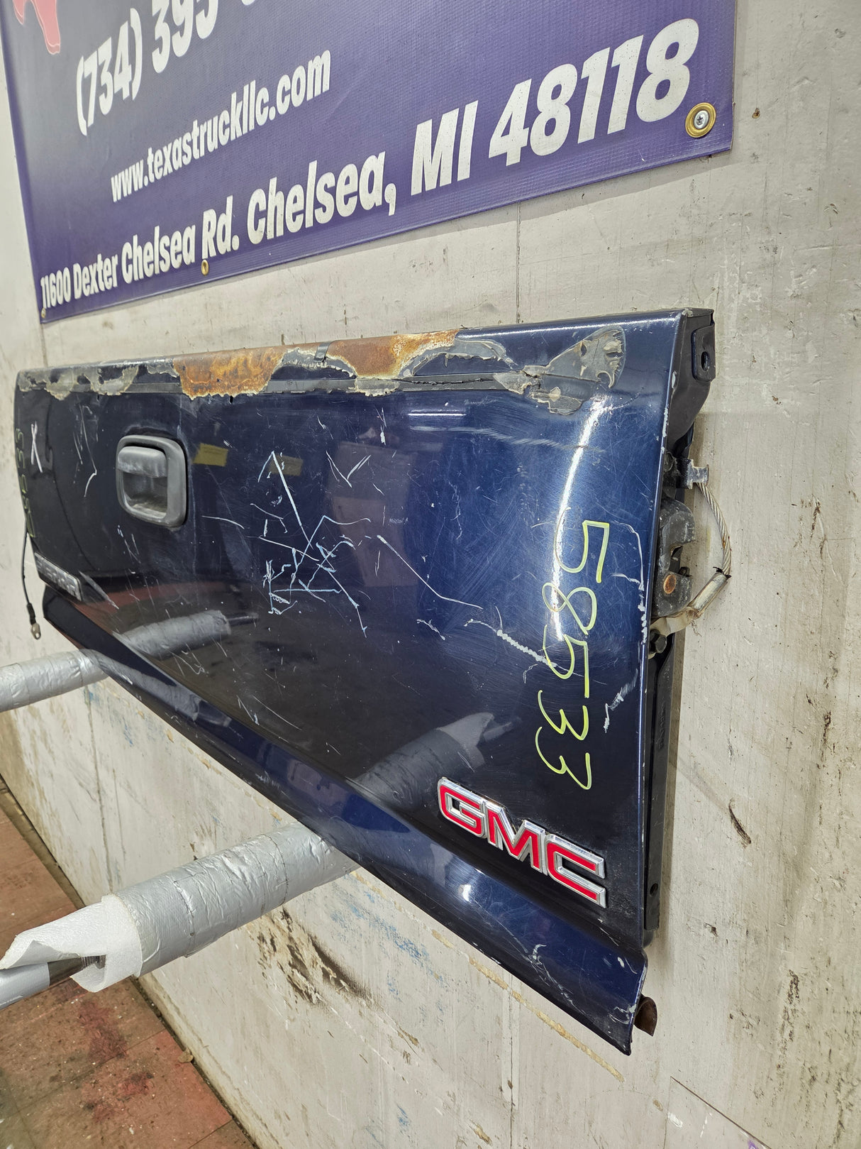 1999-2007 Chevrolet Silverado / GMC Sierra 1500 2500 3500 Tailgate