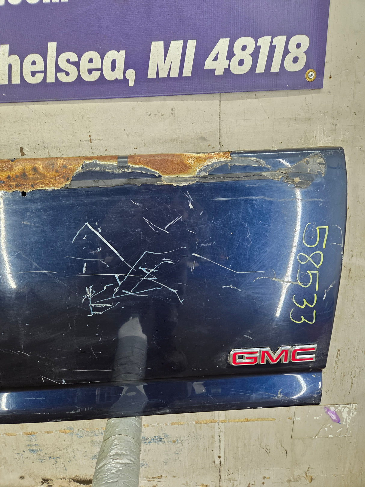 1999-2007 Chevrolet Silverado / GMC Sierra 1500 2500 3500 Tailgate