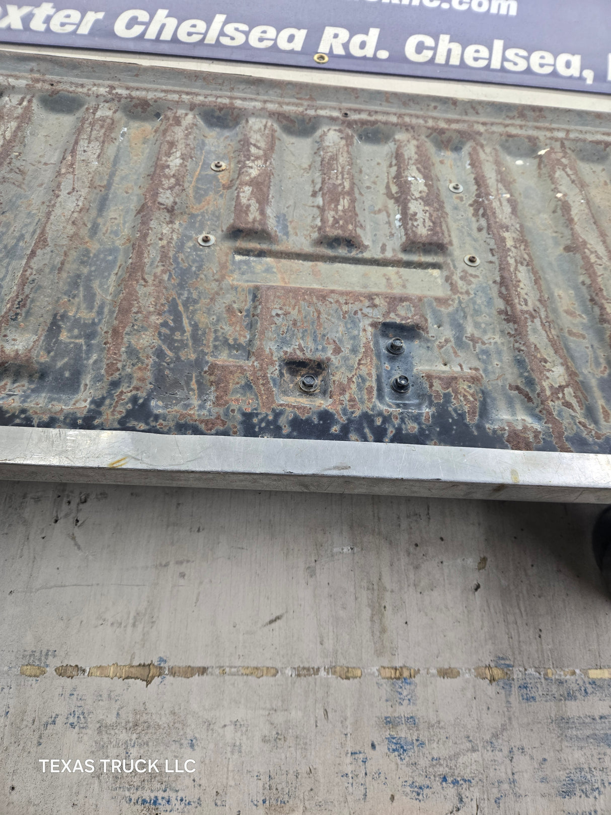 1980-1986 Bullnose / Bricknose / OBS Ford F100 F150 F250 F350 Tailgate