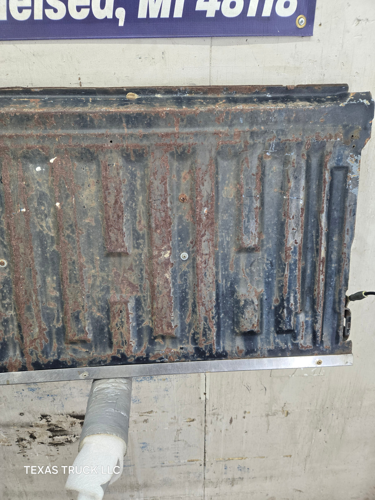 1980-1986 Bullnose / Bricknose / OBS Ford F100 F150 F250 F350 Tailgate