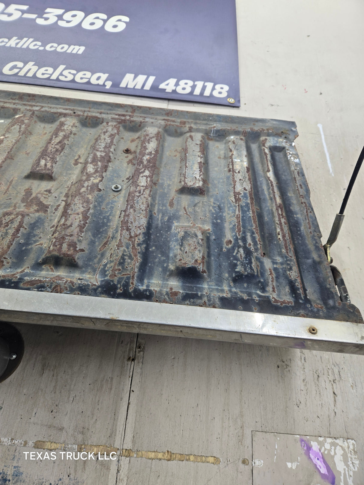 1980-1986 Bullnose / Bricknose / OBS Ford F100 F150 F250 F350 Tailgate