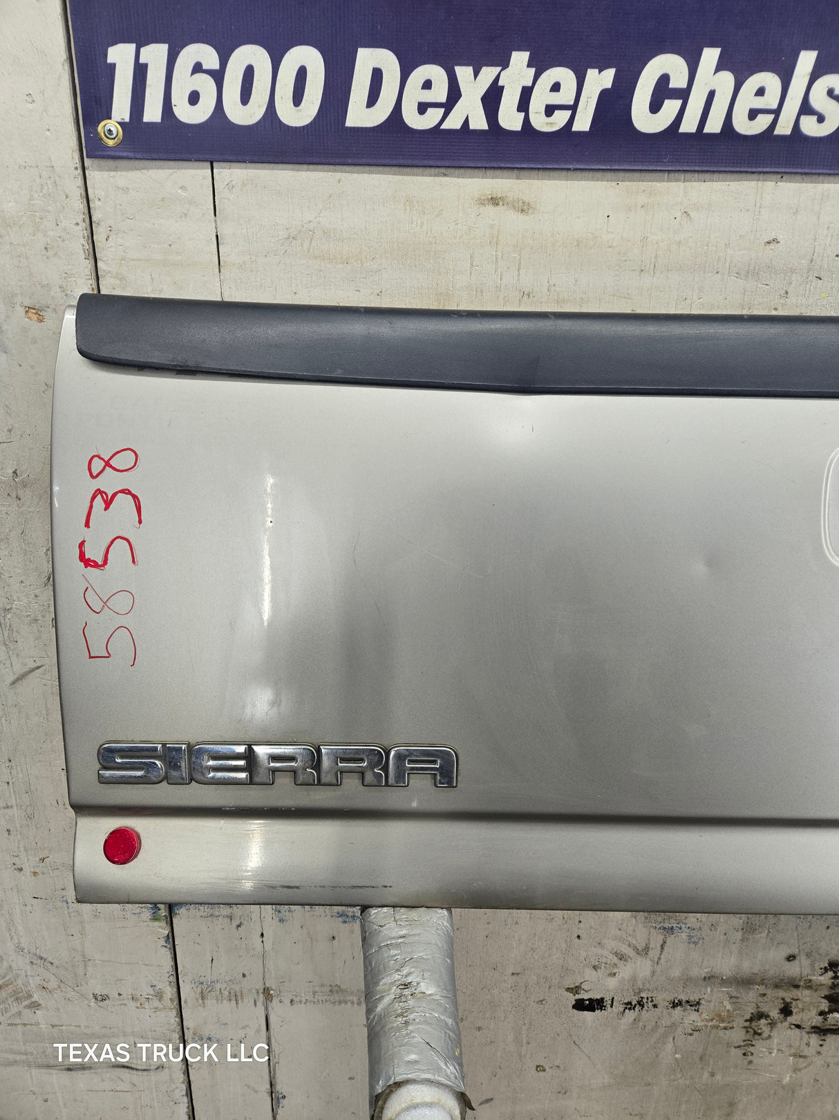 1999-2007 Chevrolet Silverado / GMC Sierra 1500 2500 3500 Tailgate