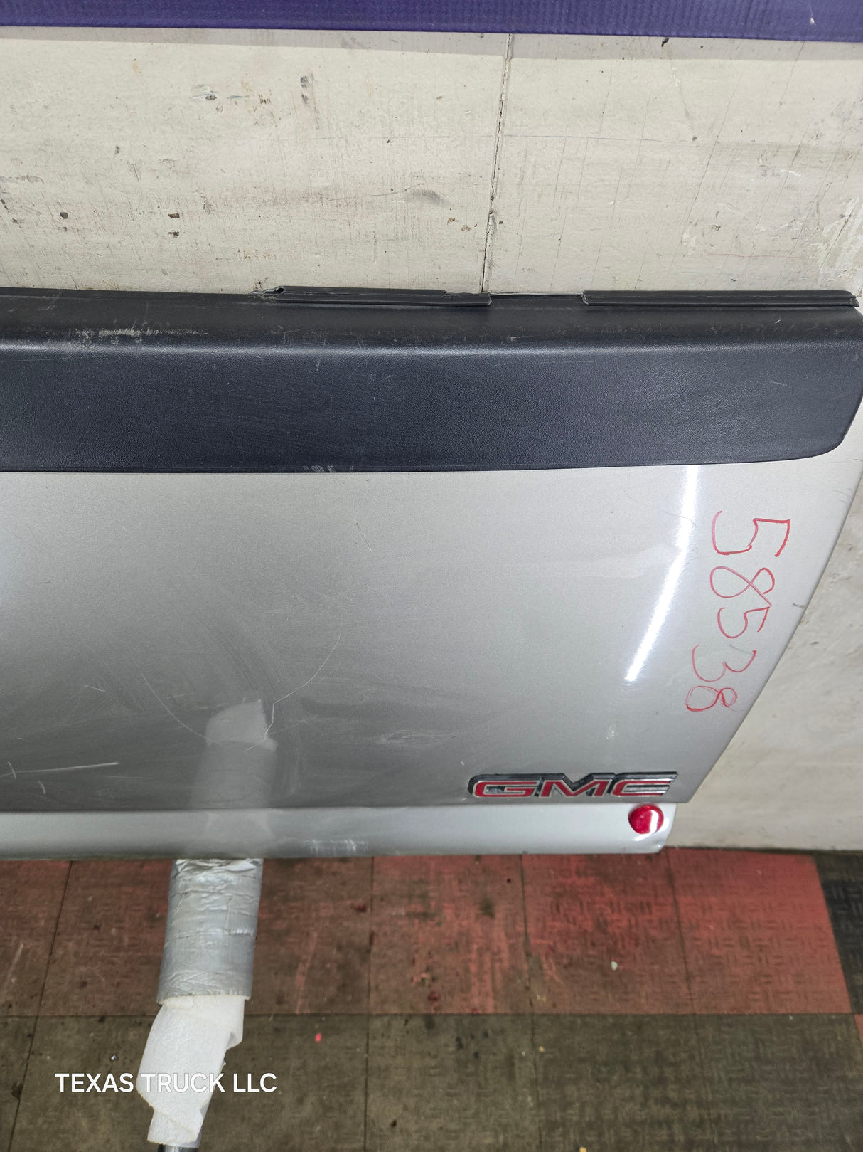 1999-2007 Chevrolet Silverado / GMC Sierra 1500 2500 3500 Tailgate