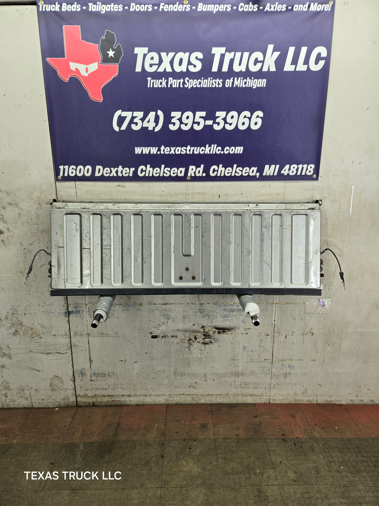 1999-2007 Chevrolet Silverado / GMC Sierra 1500 2500 3500 Tailgate