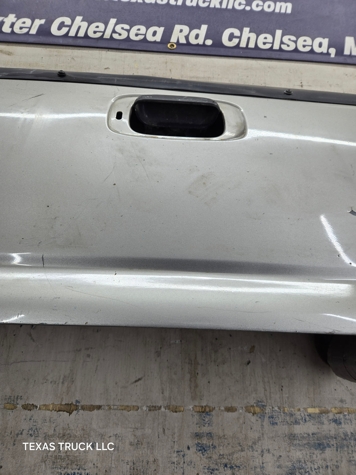 1999-2007 Chevrolet Silverado / GMC Sierra 1500 2500 3500 Tailgate
