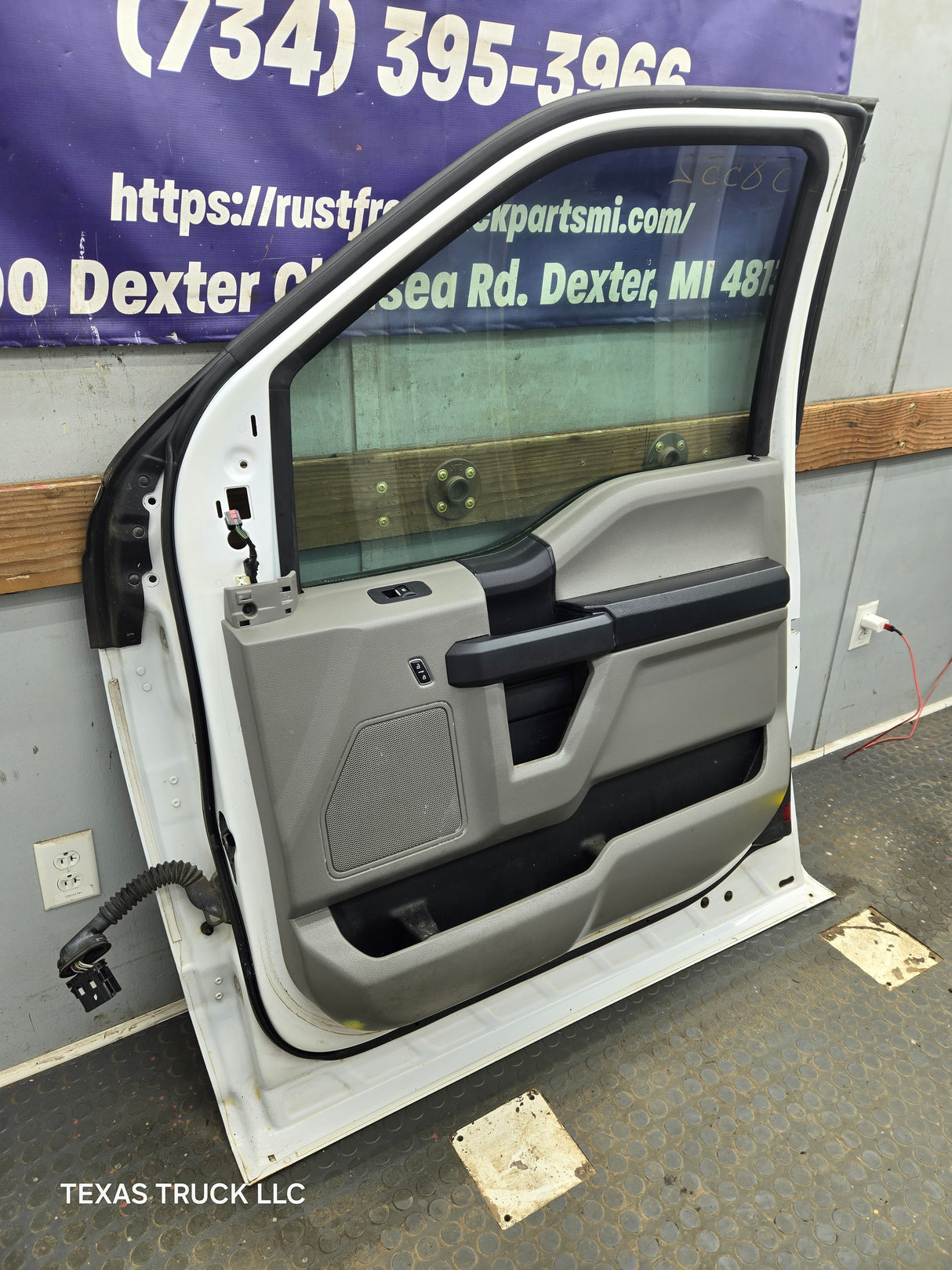 2015-2022 Ford F150 / Super Duty Passenger Side Front Door RH F250 F350 F450 F550