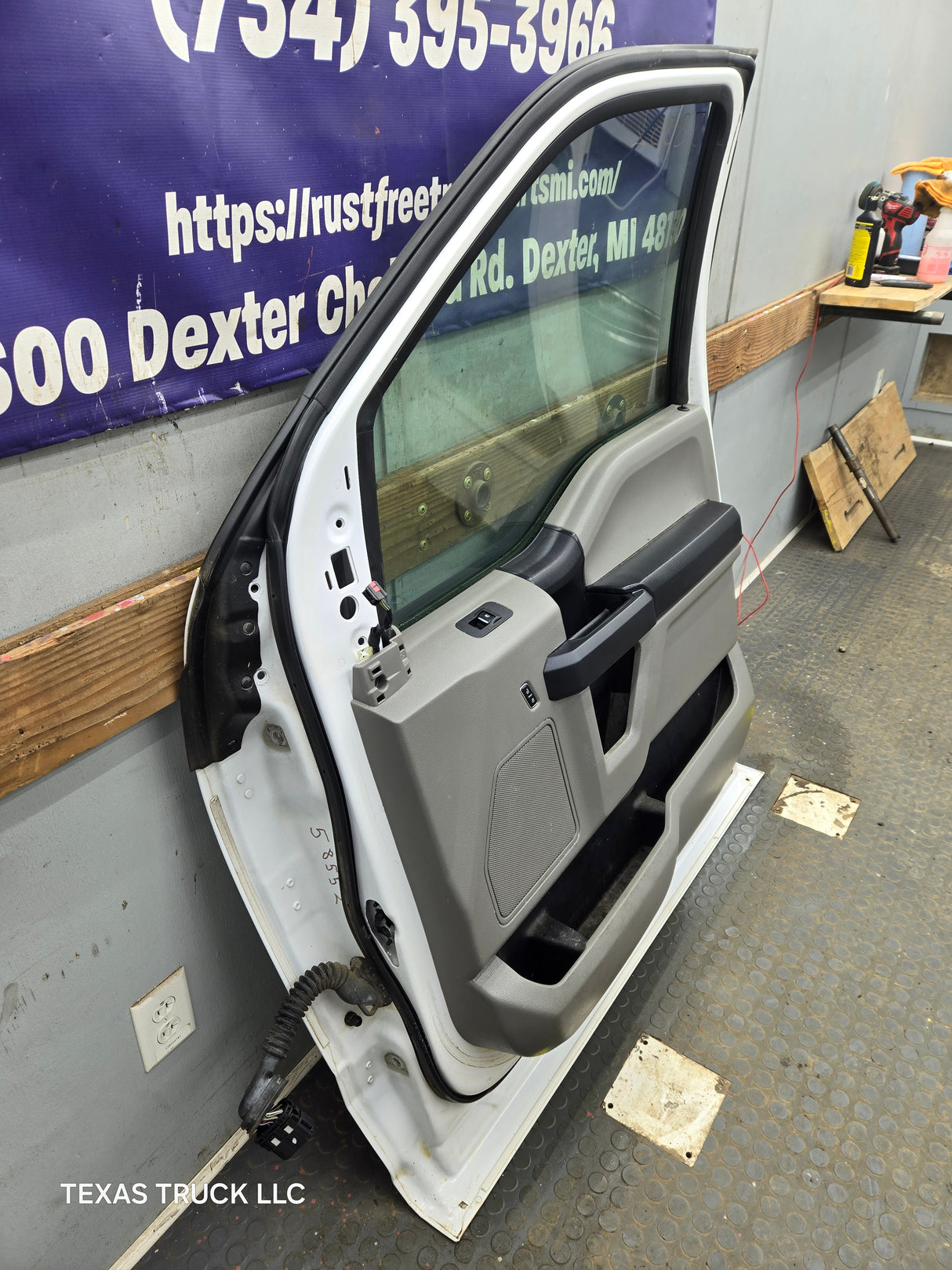 2015-2022 Ford F150 / Super Duty Passenger Side Front Door RH F250 F350 F450 F550