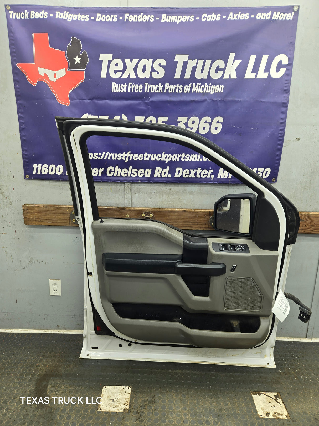 2015-2022 Ford F150 / Super Duty Driver Front Door LH F250 F350 F450 F550