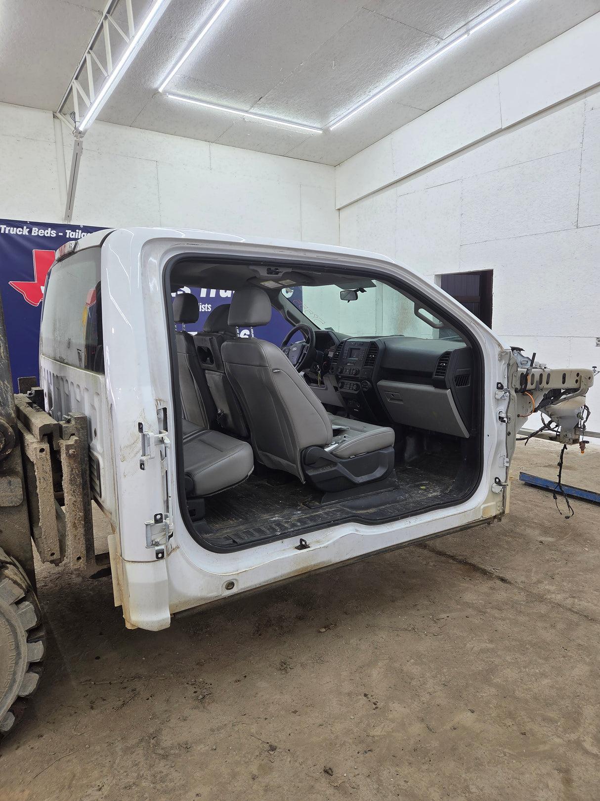 2015-2020 Ford F150 4 Door Extended Super Cab - Oxford White