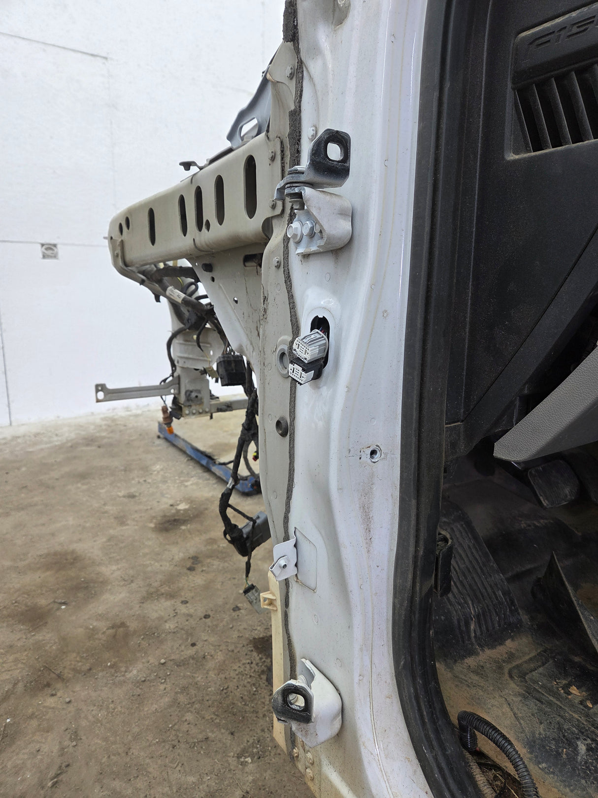 2015-2020 Ford F150 4 Door Extended Super Cab - Oxford White