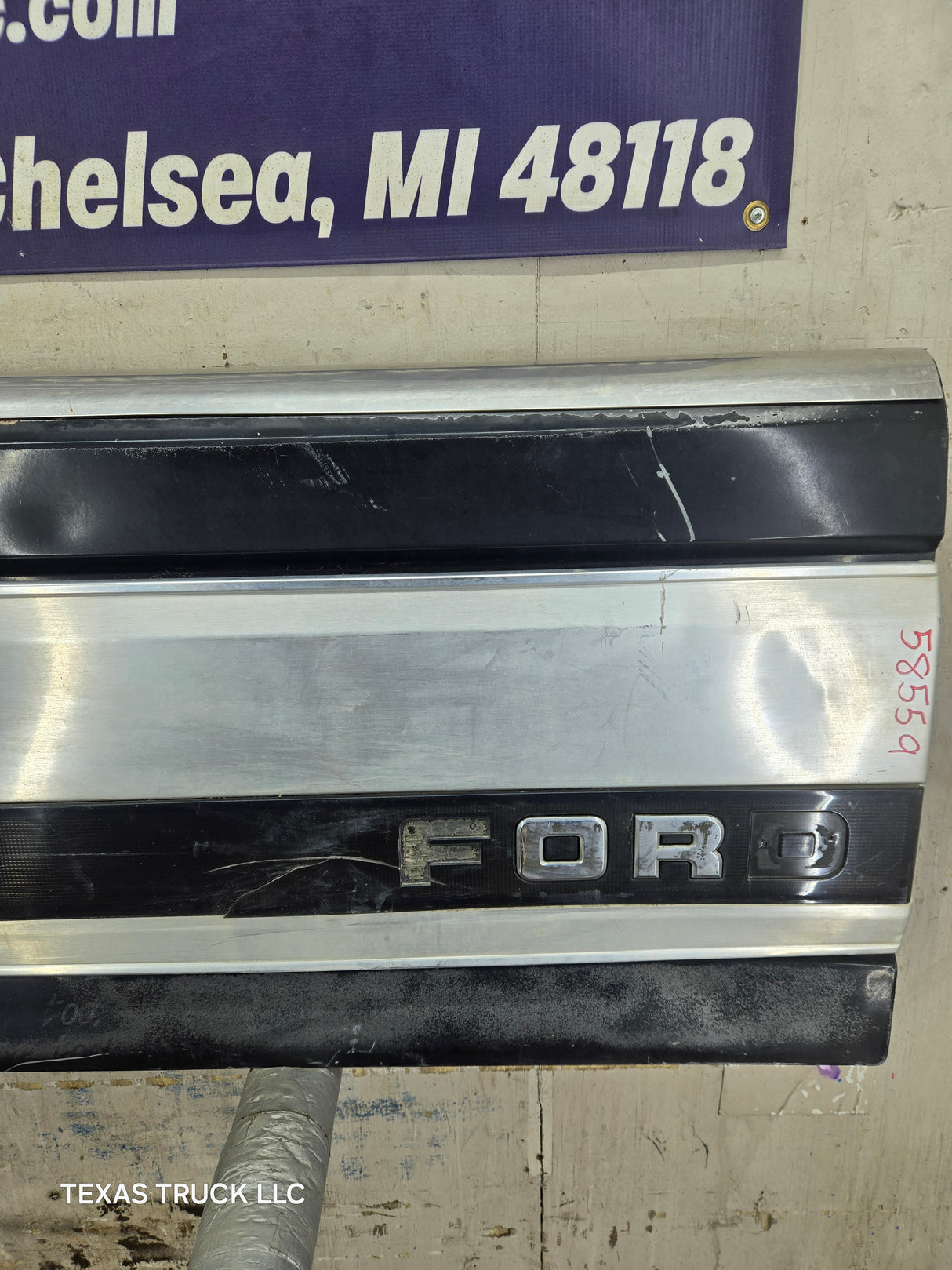 1980-1997 Bullnose / Bricknose / OBS Ford F100 F150 F250 F350 Tailgate