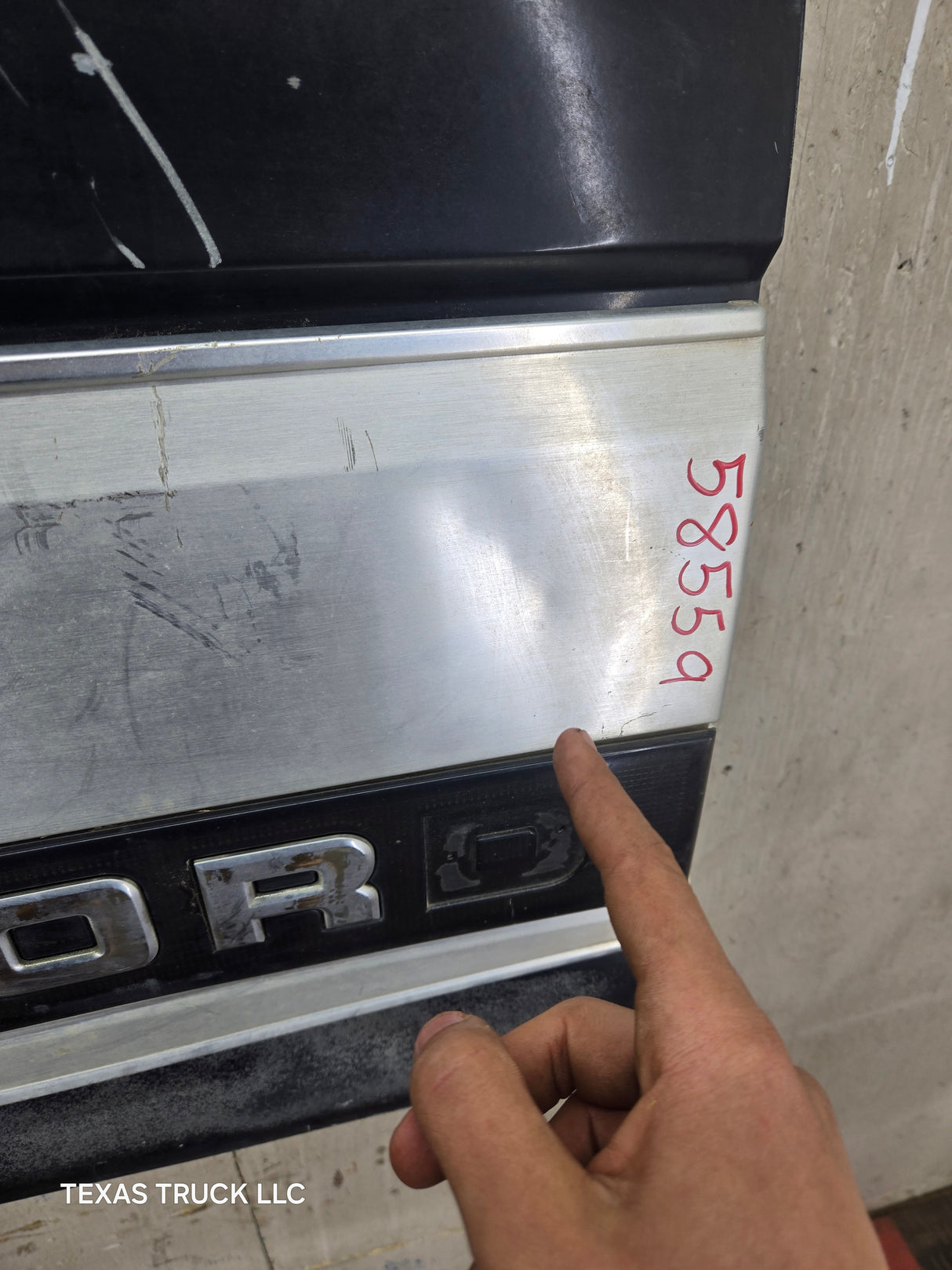 1980-1997 Bullnose / Bricknose / OBS Ford F100 F150 F250 F350 Tailgate