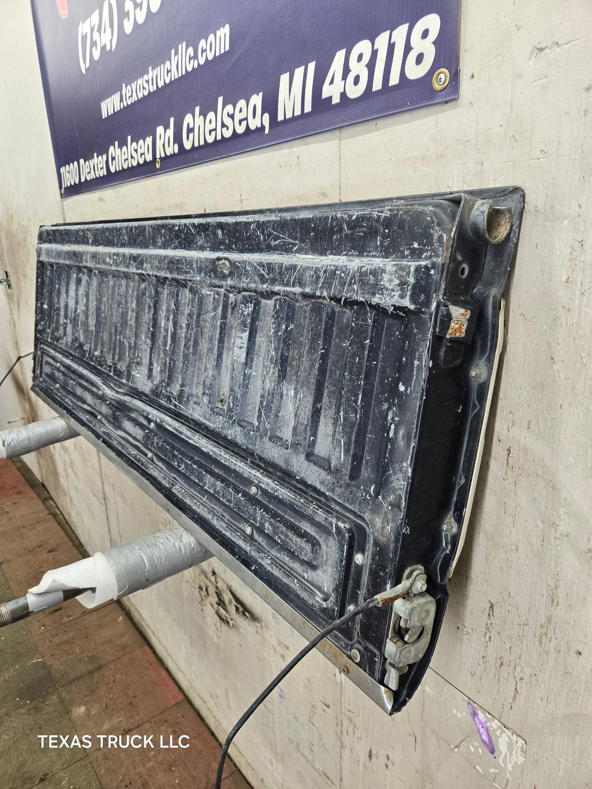 1980-1997 Bullnose / Bricknose / OBS Ford F100 F150 F250 F350 Tailgate